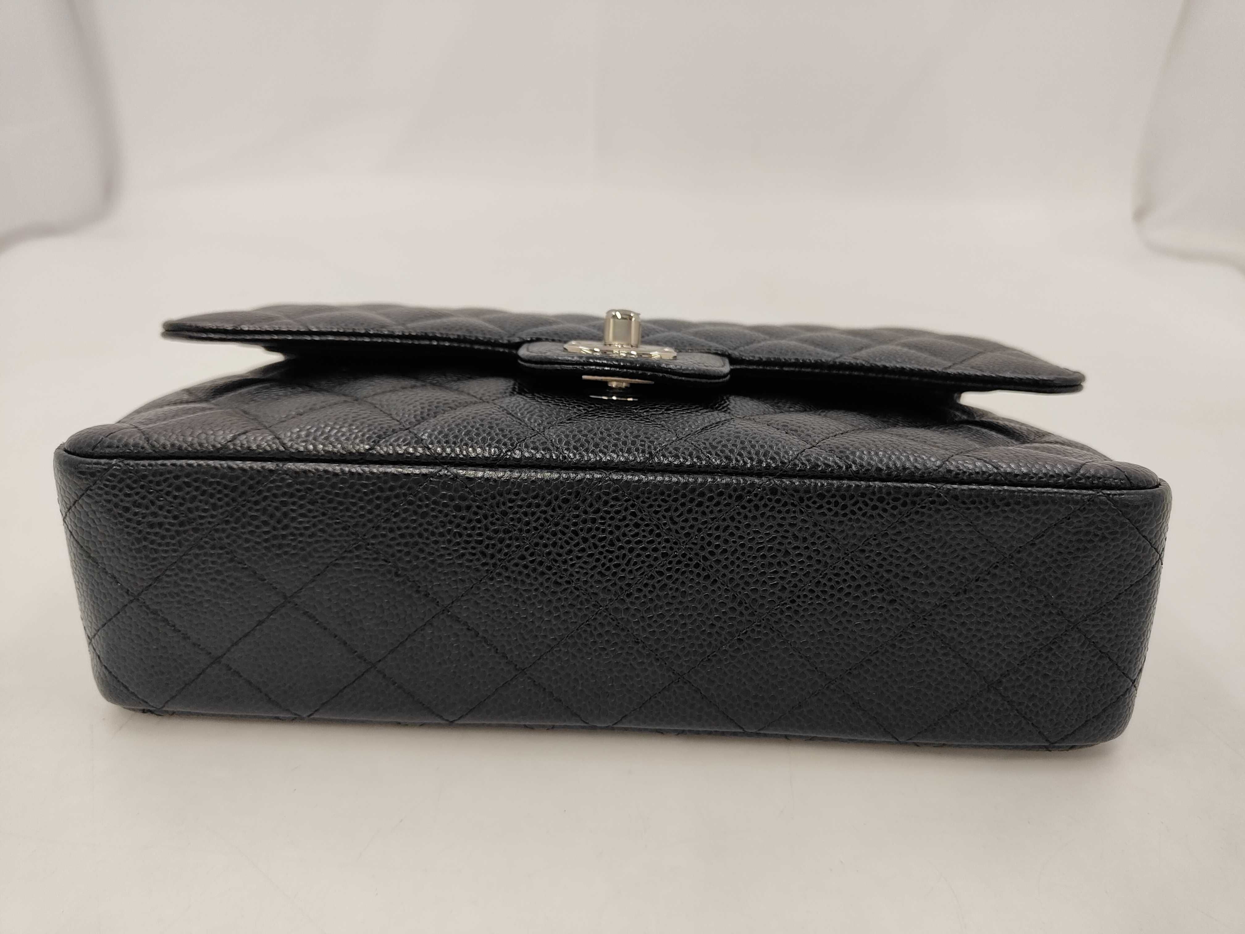Matelassé 25 Double Flap Double Chain Caviar Shoulder Bag — view 3