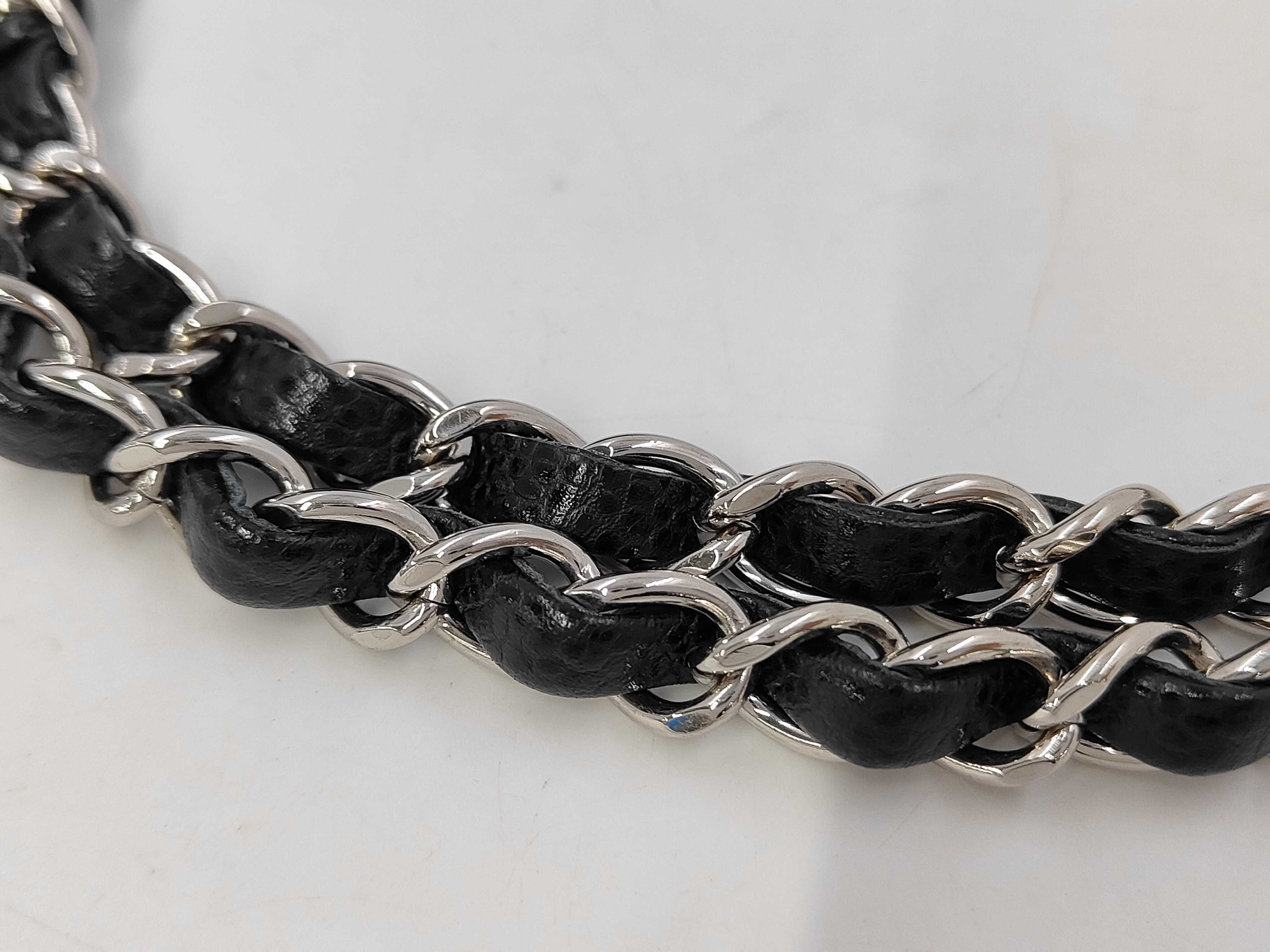 Matelassé 25 Double Flap Double Chain Caviar Shoulder Bag — view 6