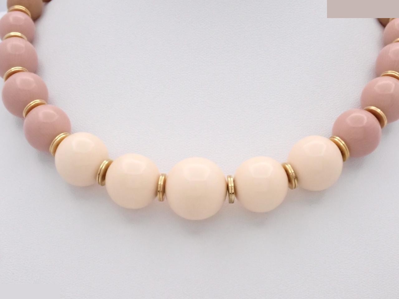 Other lines: Precious metals, necklaces, pendants, neck circumference approximately 40cm.