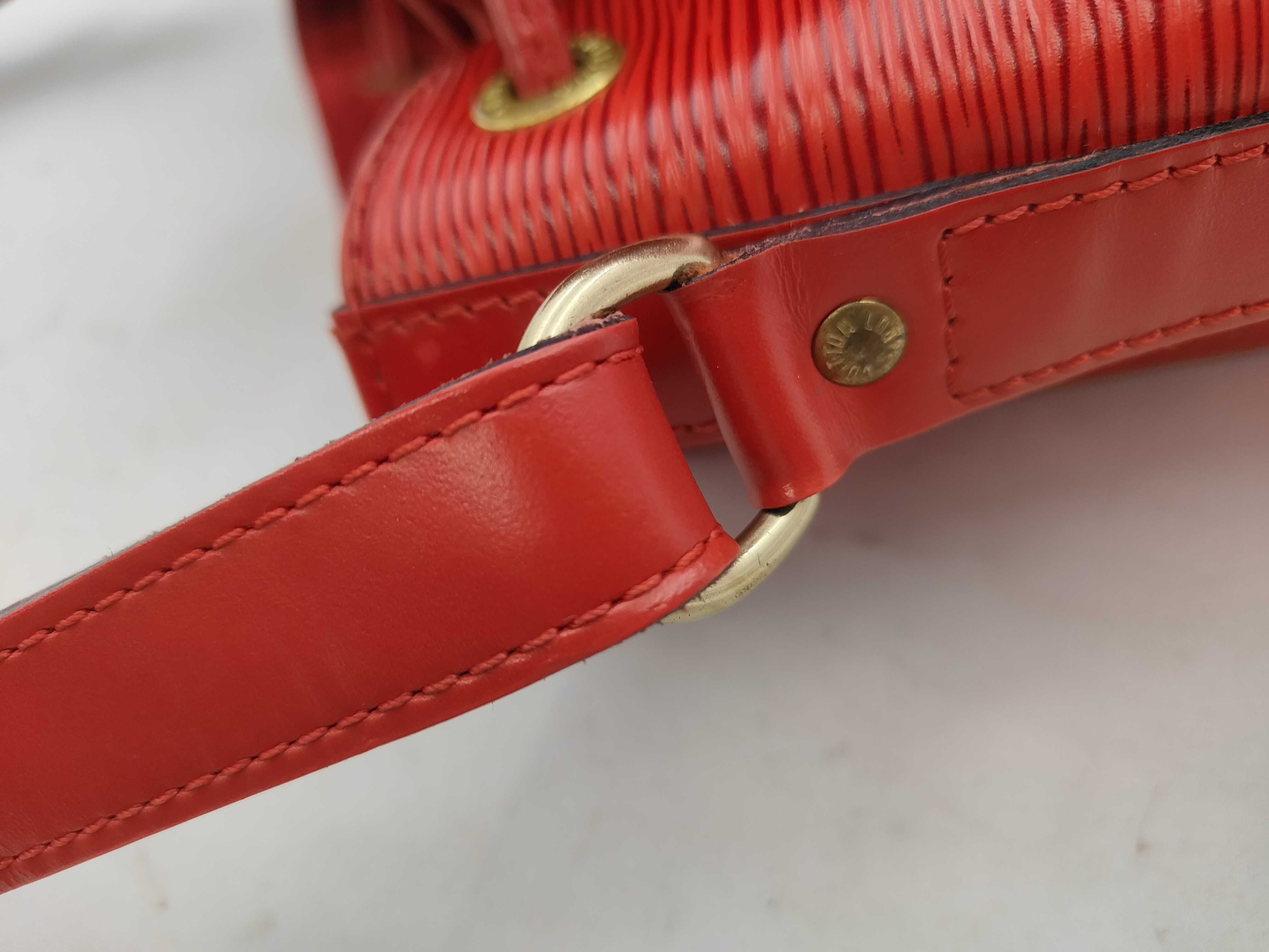 Epi Noe Red Shoulder Bag — view 5