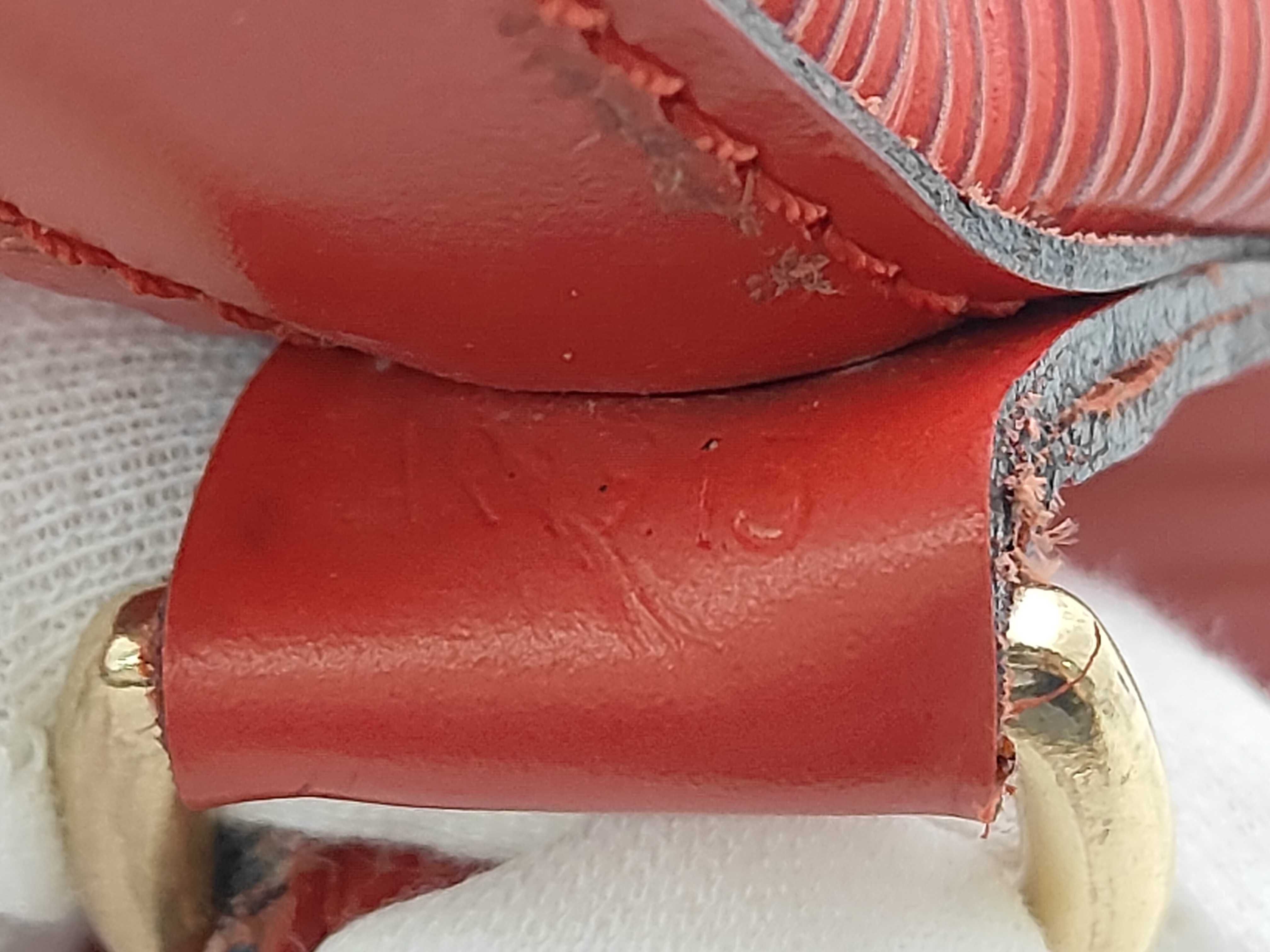 Epi Noe Red Shoulder Bag — view 9