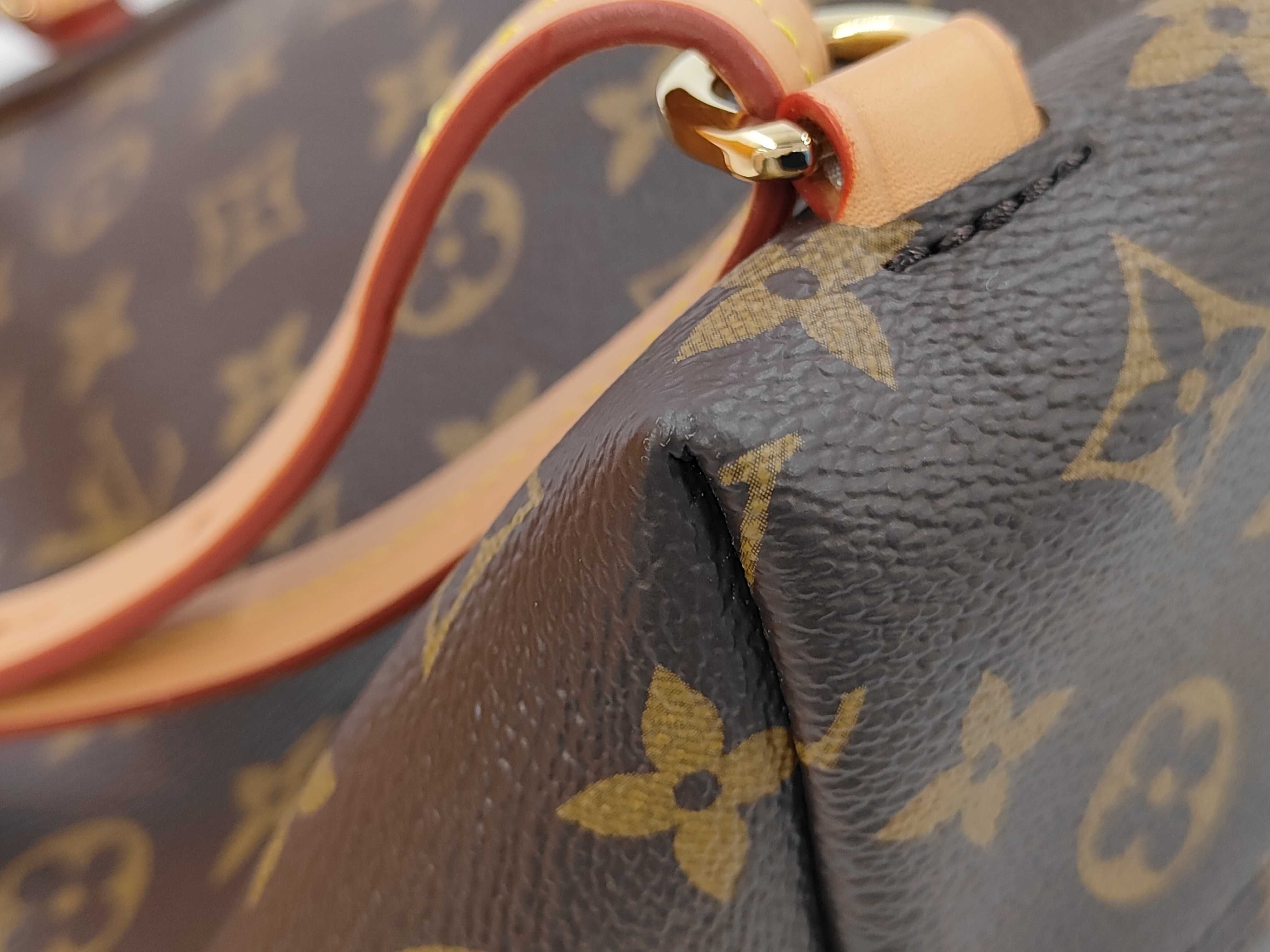 LV bag — view 3