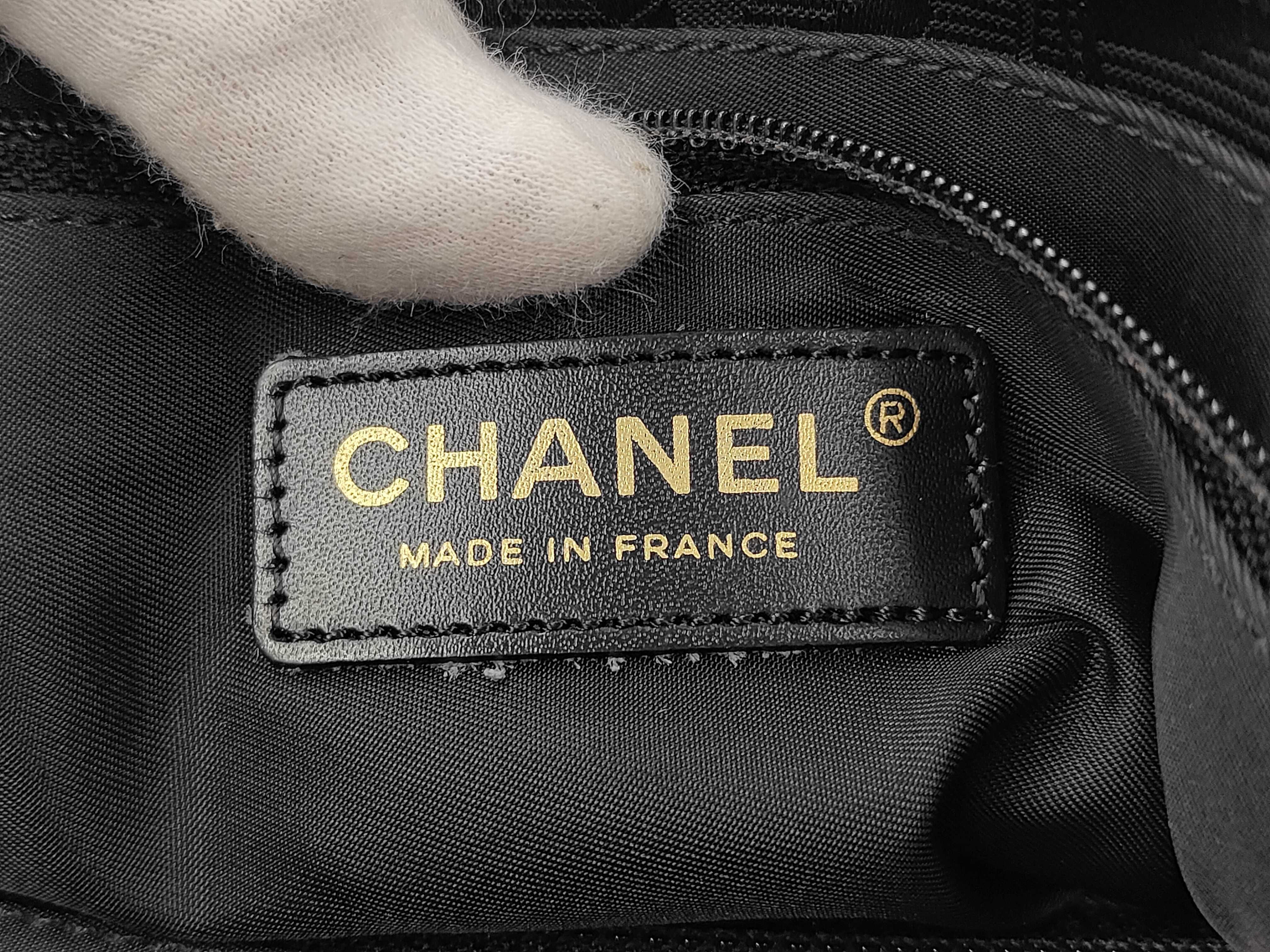 New Travel Line Tote MM Black (10194840) Tote Bag — view 9