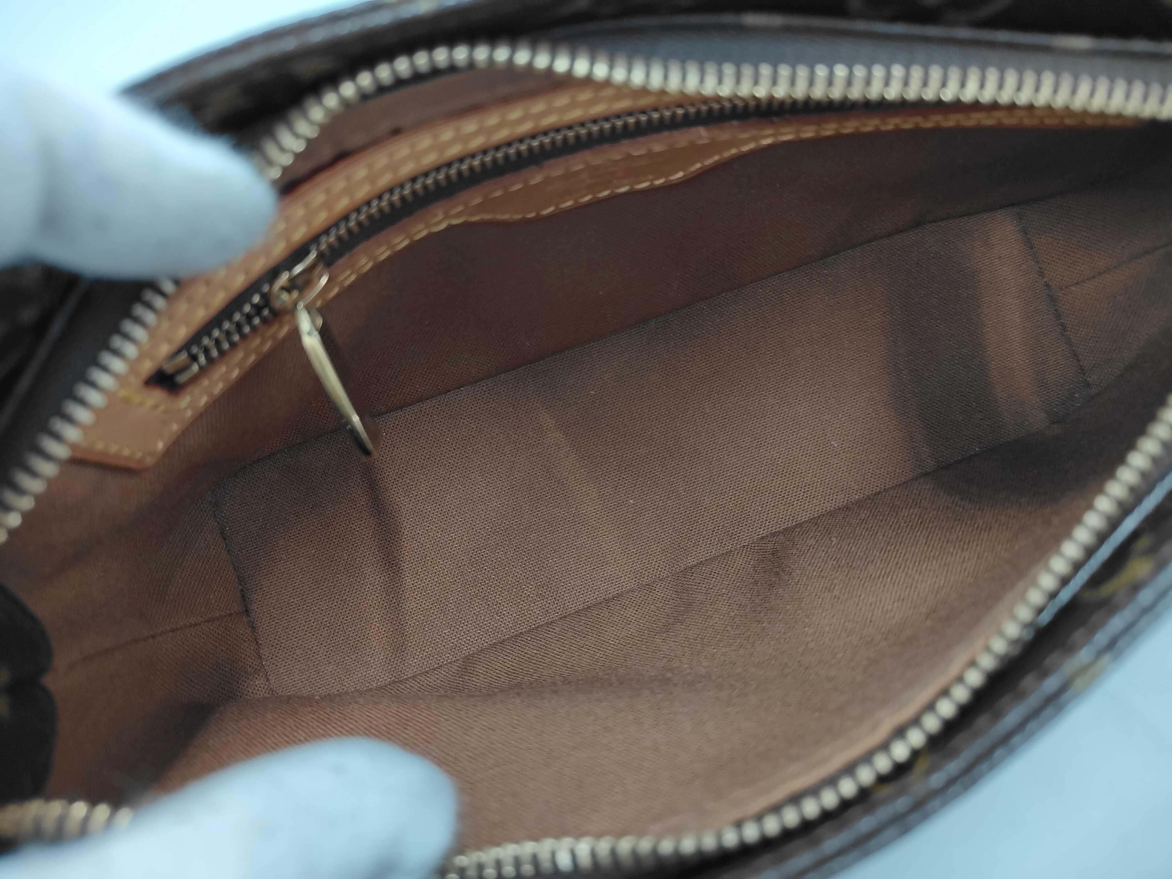 LV M51240 Monogram Trotteur Shoulder Bag — view 9