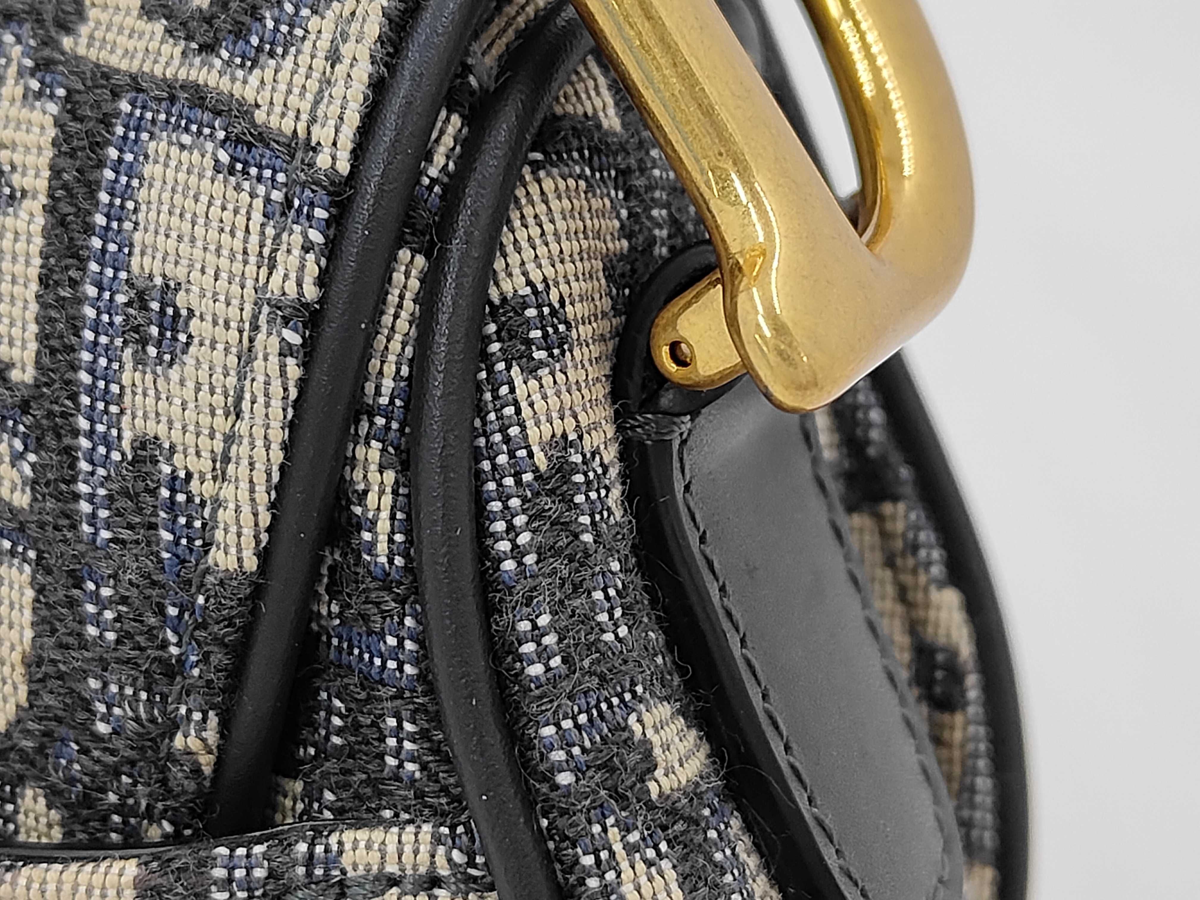 Oblique Saddle Handbag Shoulder Bag — view 3