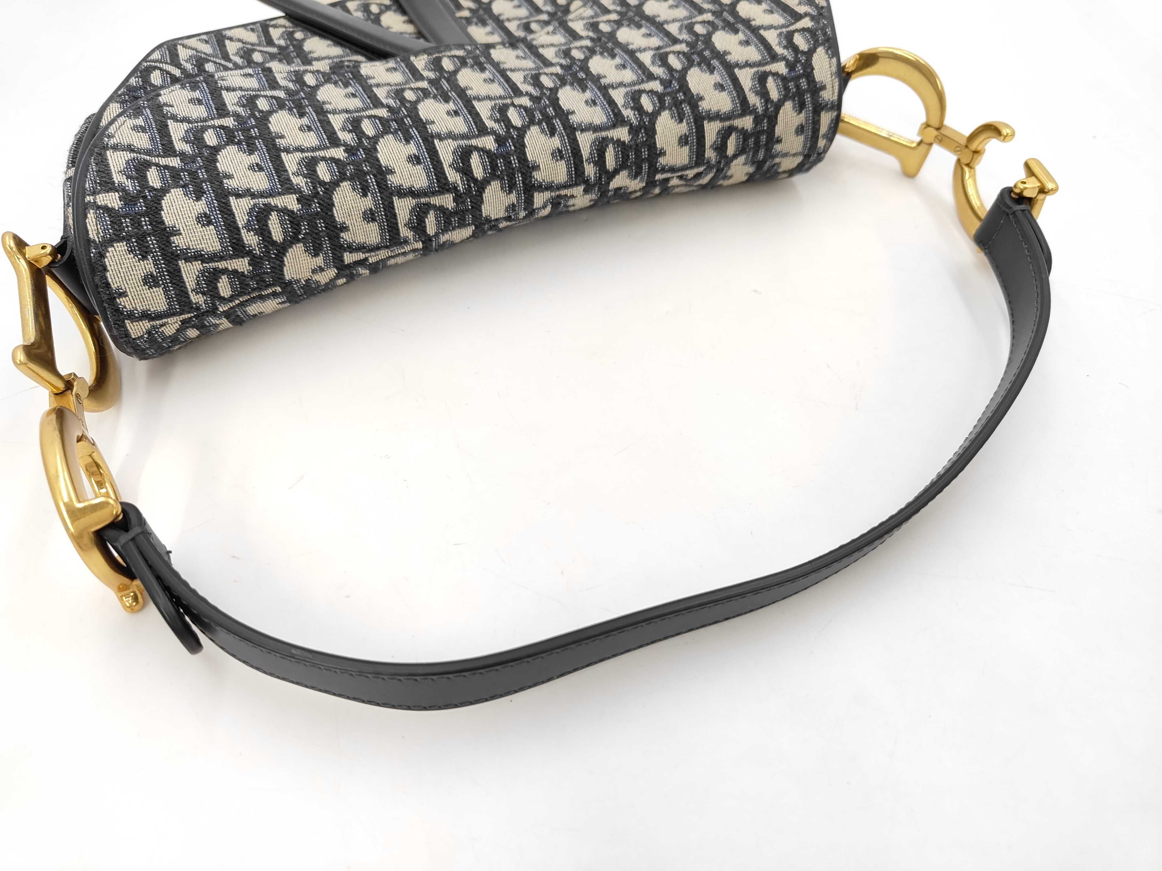 Oblique Saddle Handbag Shoulder Bag — view 4