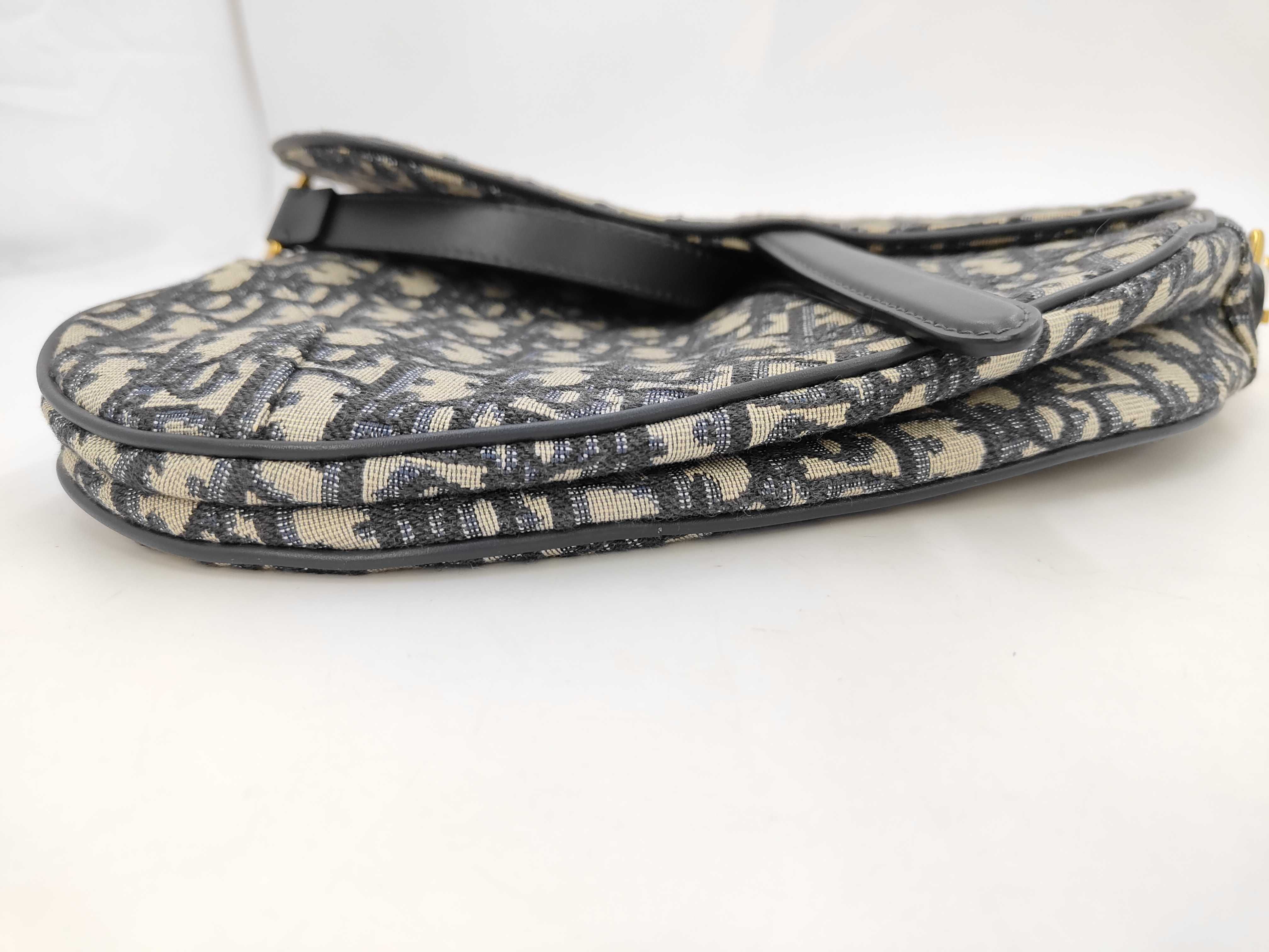 Oblique Saddle Handbag Shoulder Bag — view 7