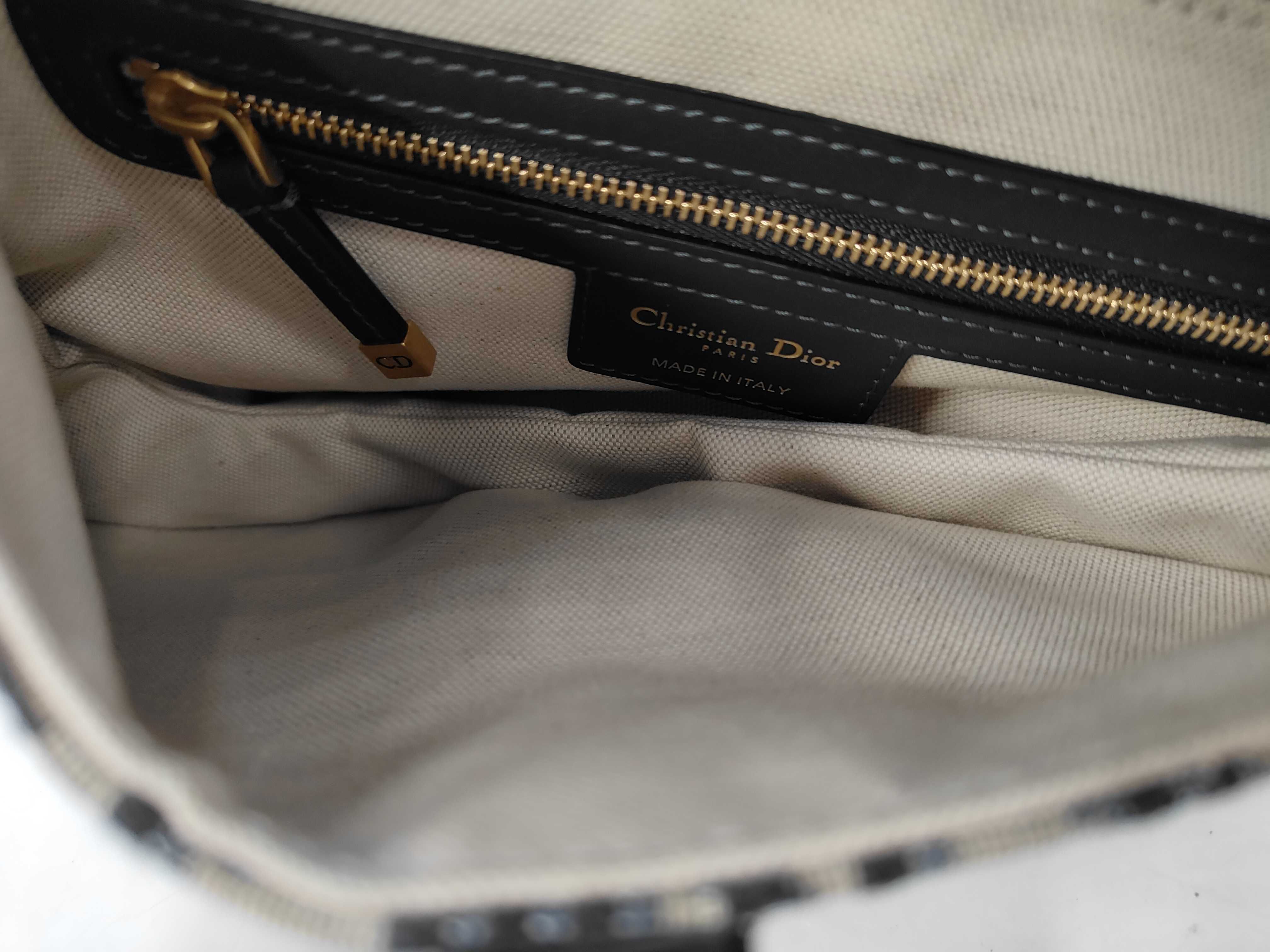 Oblique Saddle Handbag Shoulder Bag — view 8
