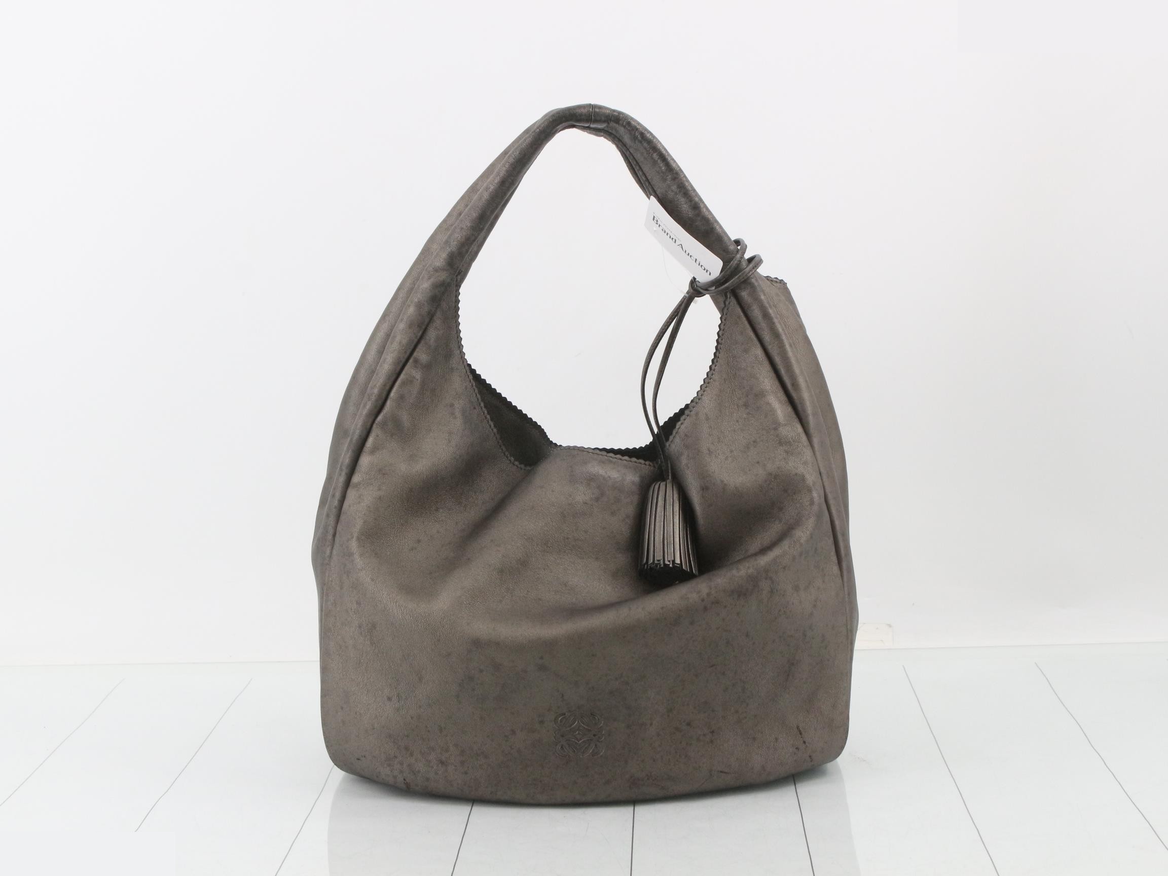 Nappa Leather Viento 30 One-Shoulder Bag, Metallic Silver