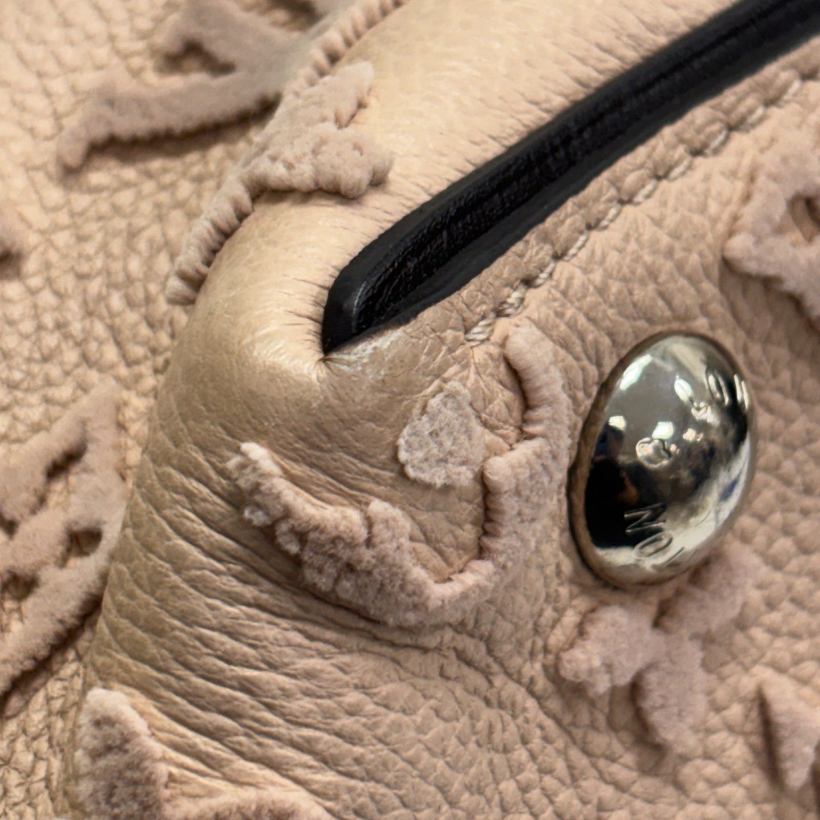 Veau Cachemire Leather Tote W Bb Shoulder Handbag Beige M 94711 — view 13