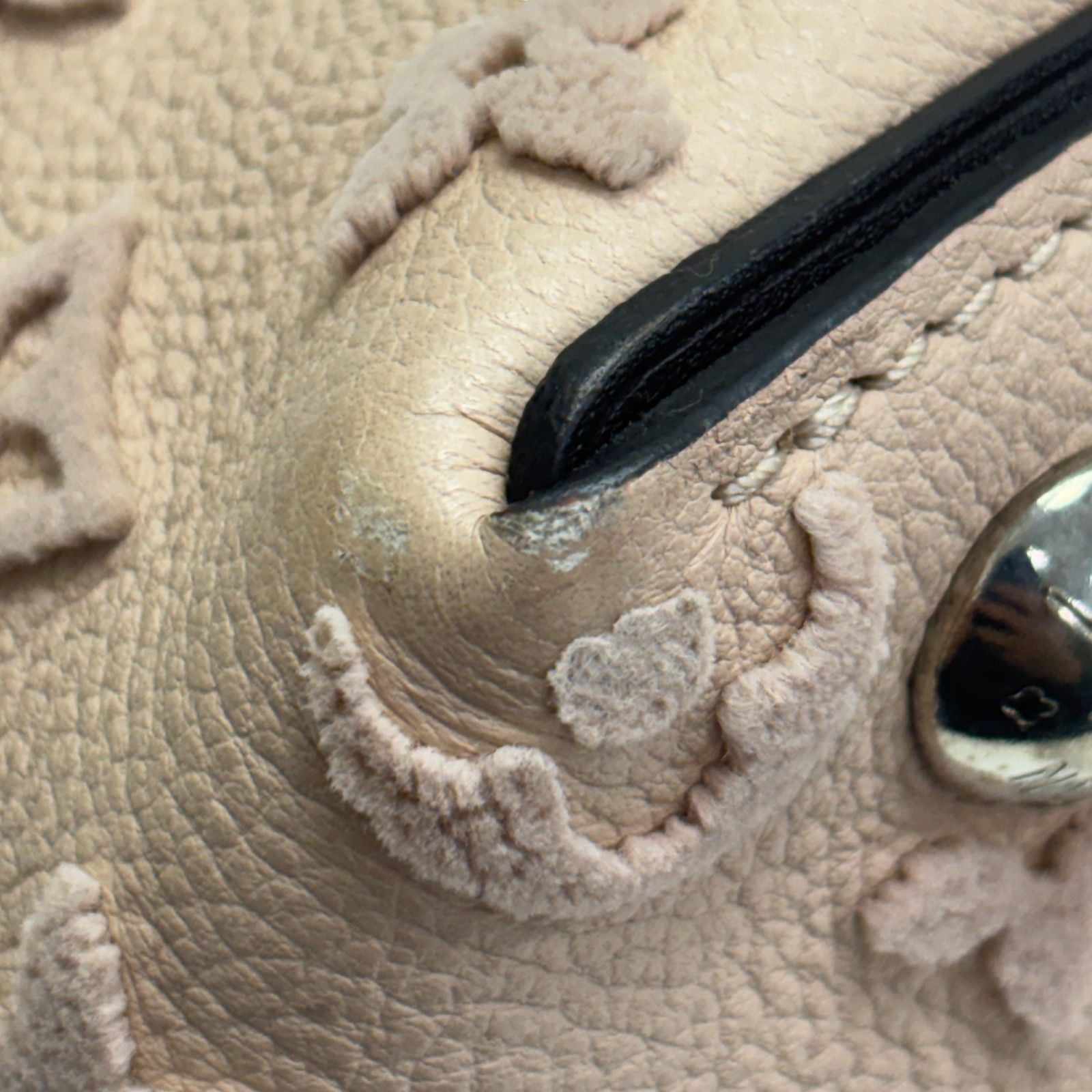 Veau Cachemire Leather Tote W Bb Shoulder Handbag Beige M 94711 — view 14