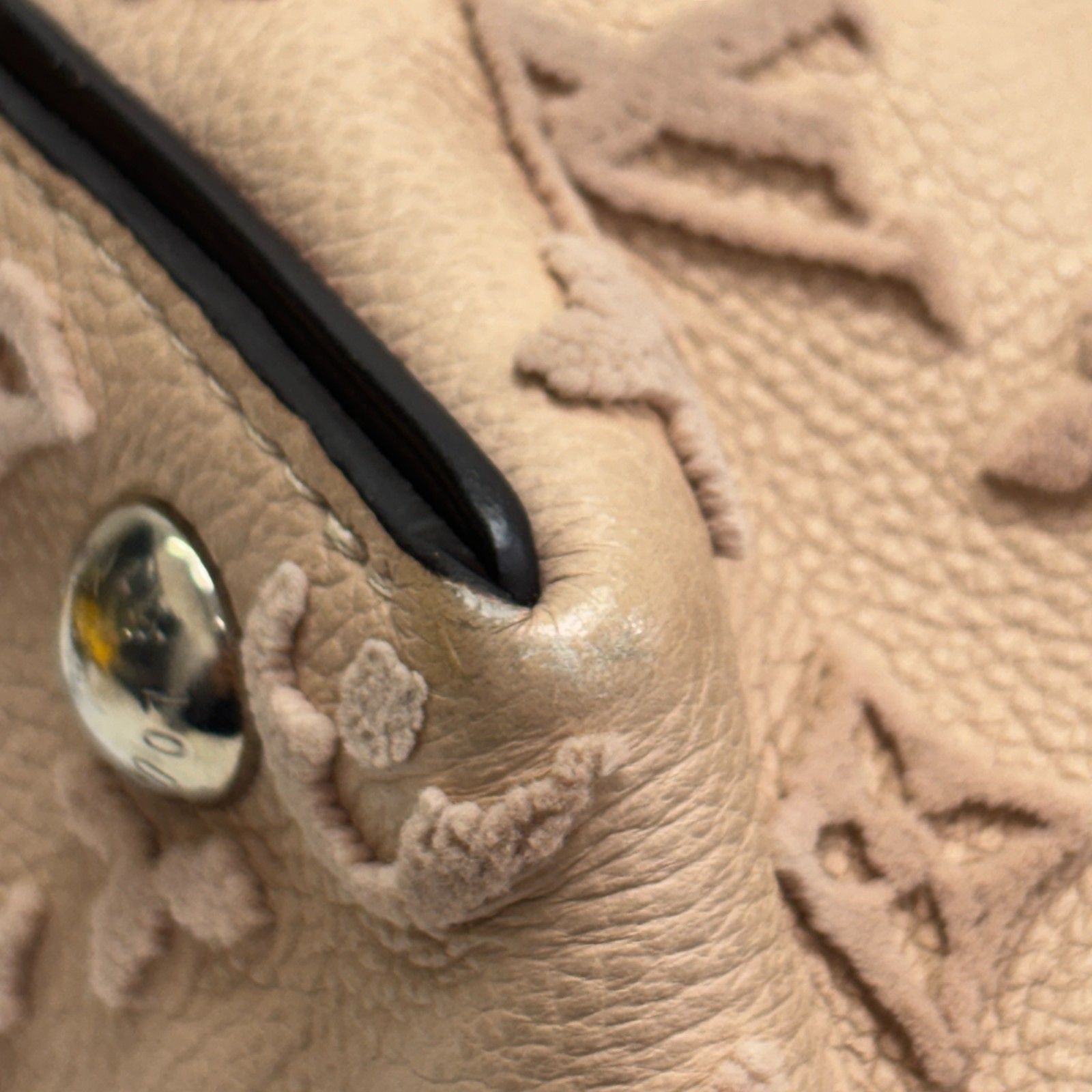 Veau Cachemire Leather Tote W Bb Shoulder Handbag Beige M 94711 — view 15