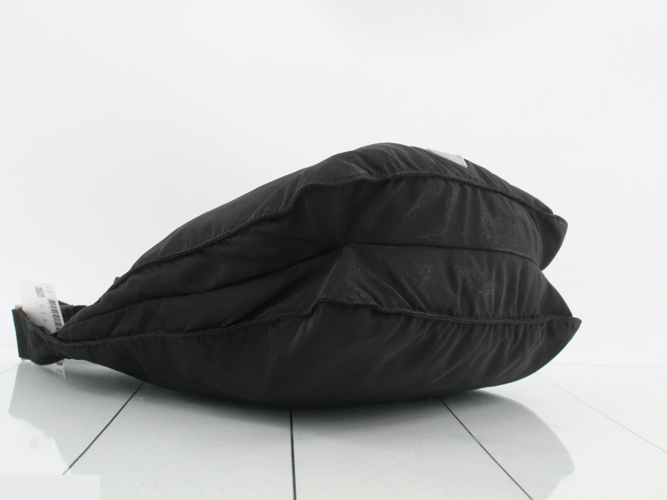 Nylon shoulder bag with triangular plate, black. — view 5