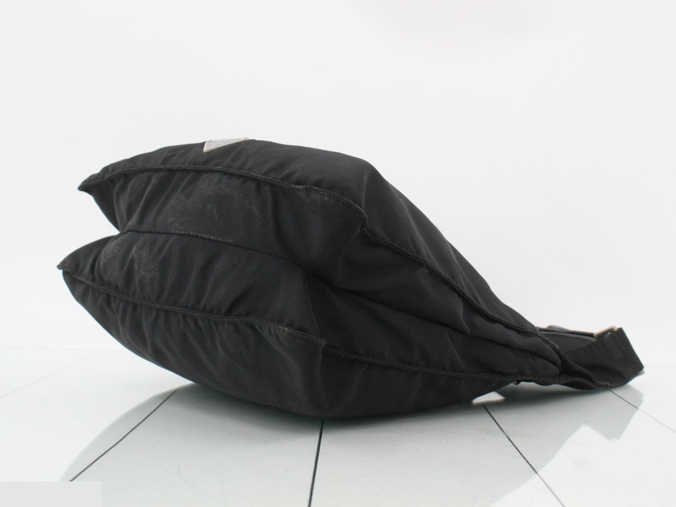 Nylon shoulder bag with triangular plate, black. — view 6
