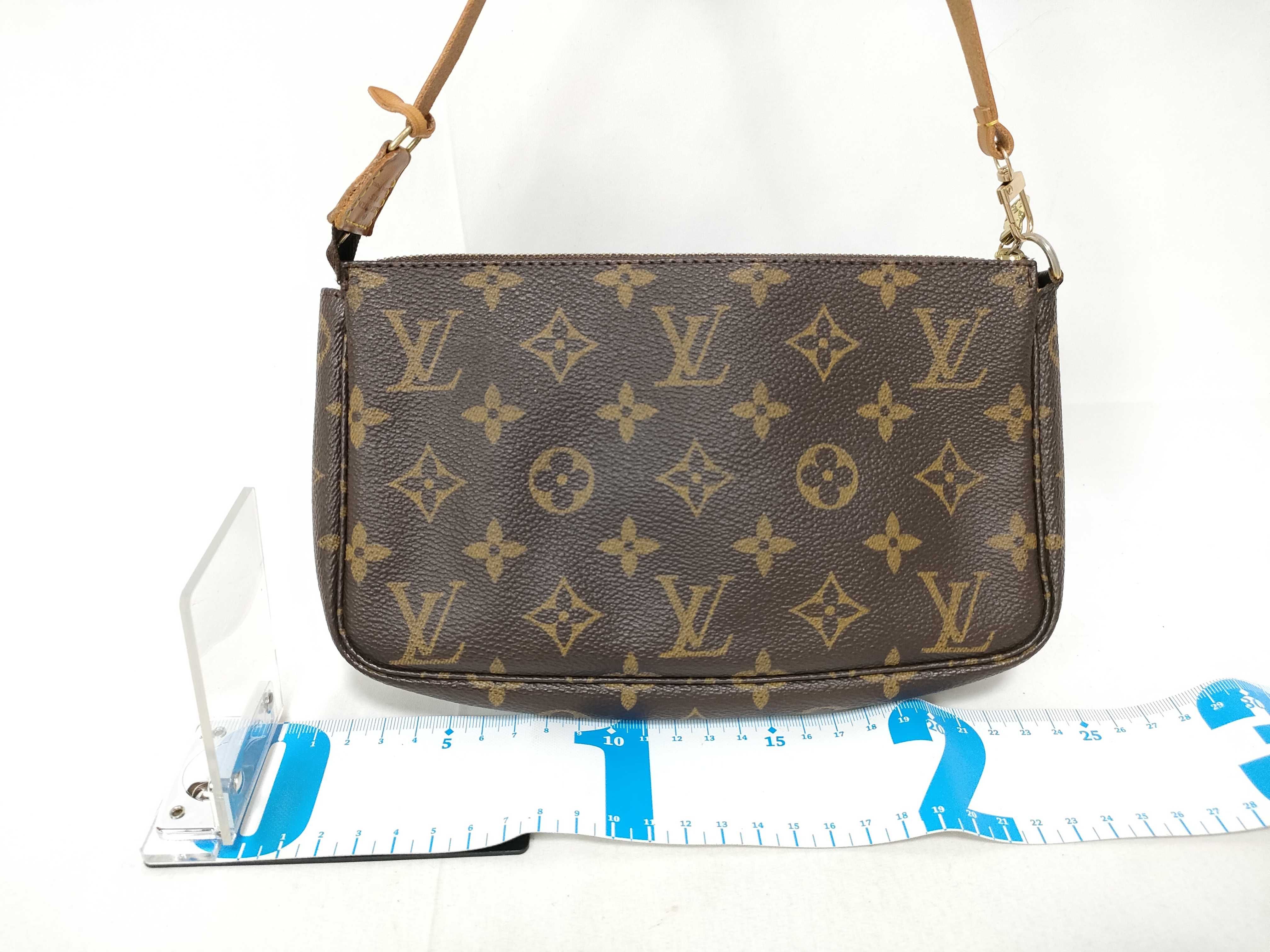 Monogram Louis Vuitton Monogram Accessoires AR1909 Pouch — view 2