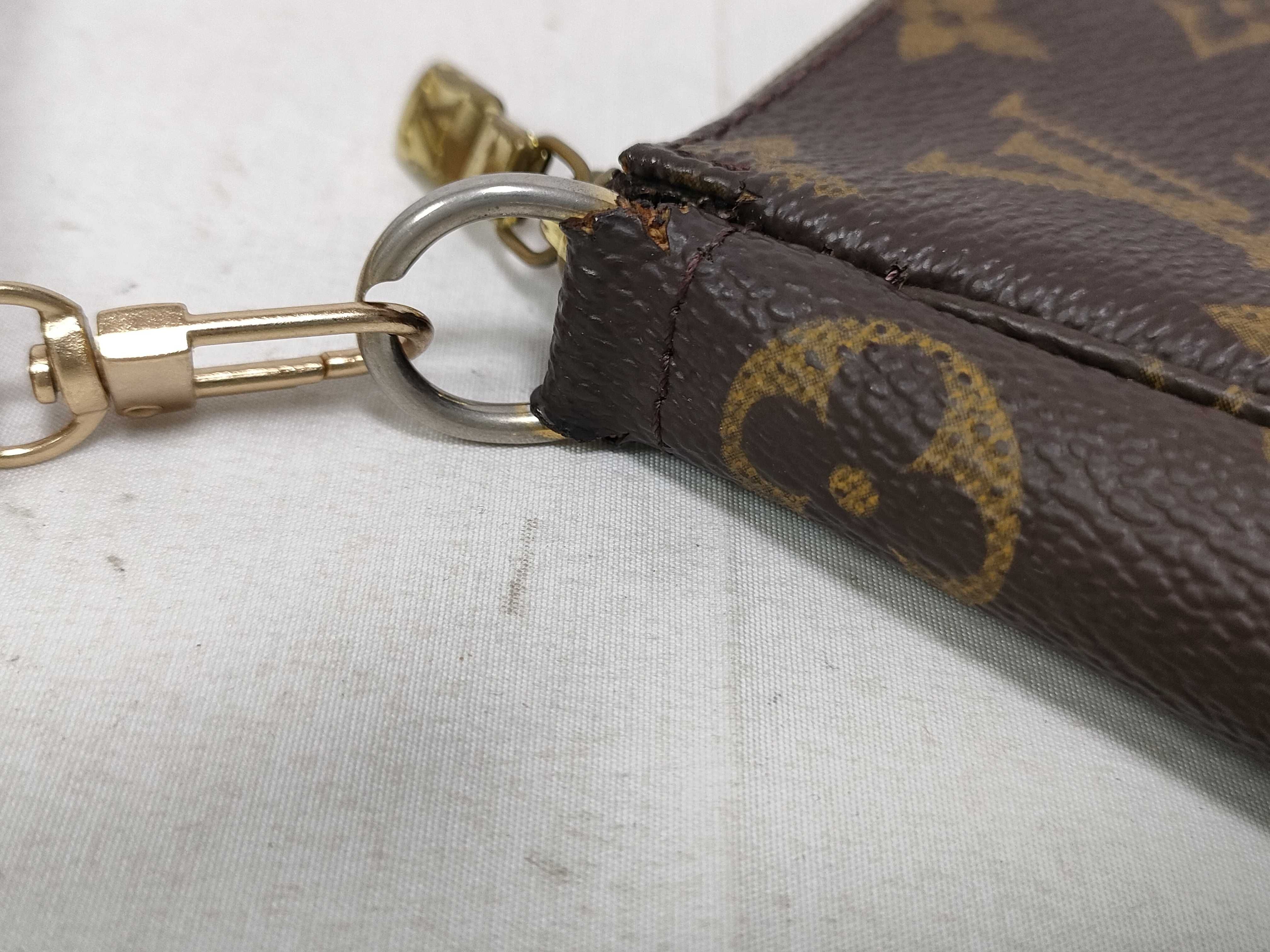 Monogram Louis Vuitton Monogram Accessoires AR1909 Pouch — view 6