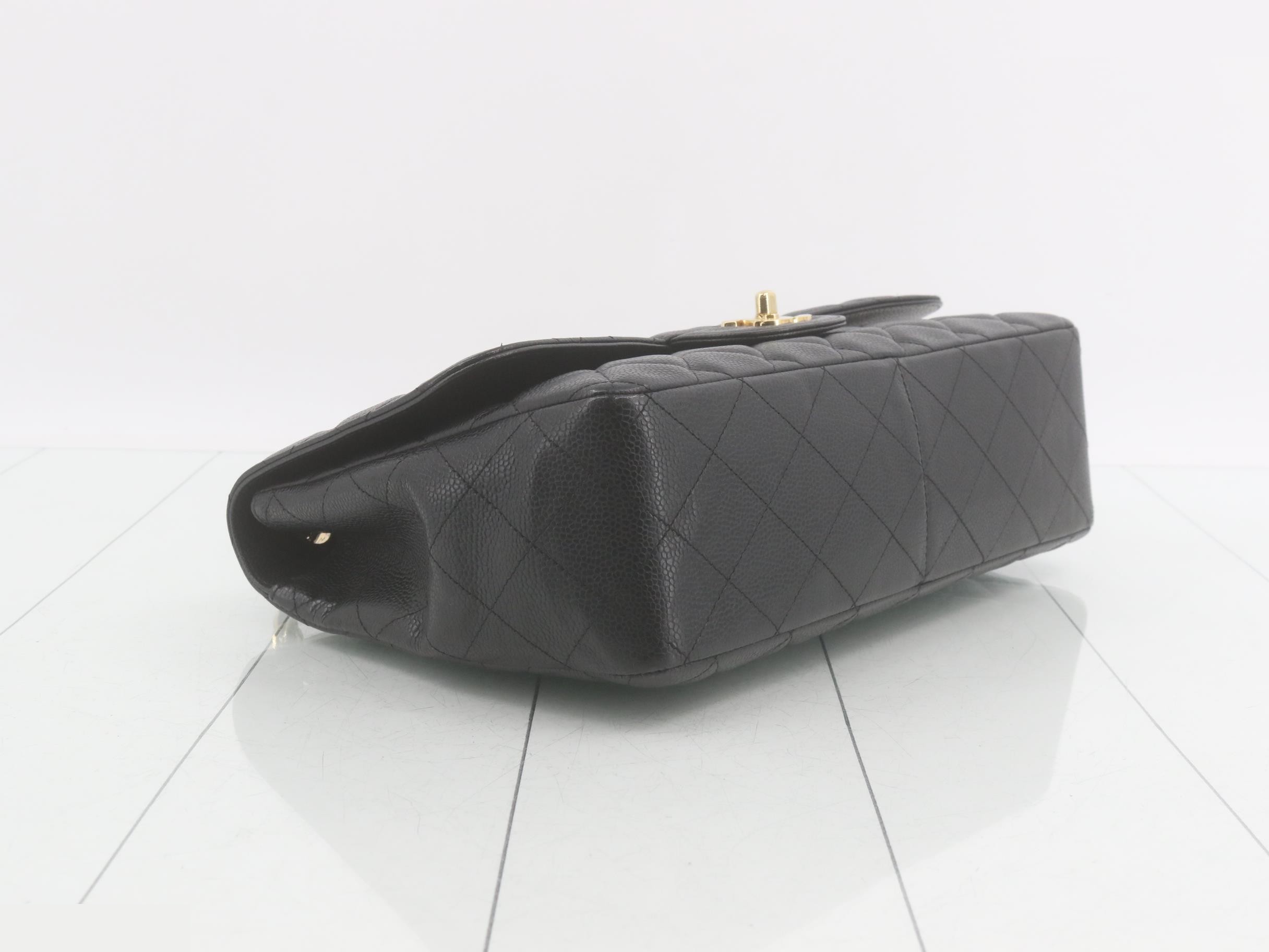Large Matelassé 30 Caviar Double Chain Shoulder Bag — view 5