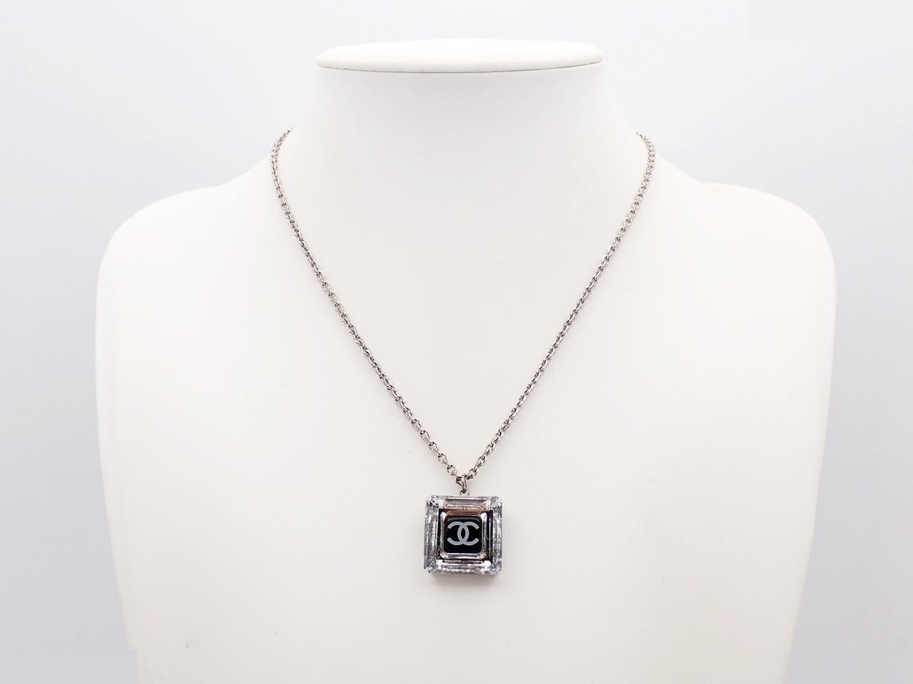 Icon Series (Precious Metal) Necklace/Pendant, Chain approx. 48cm — view 3
