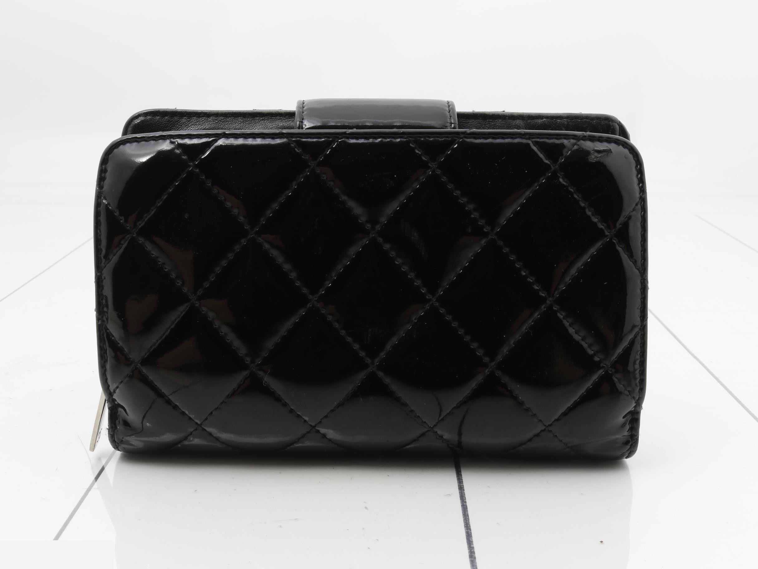 wallet — view 2