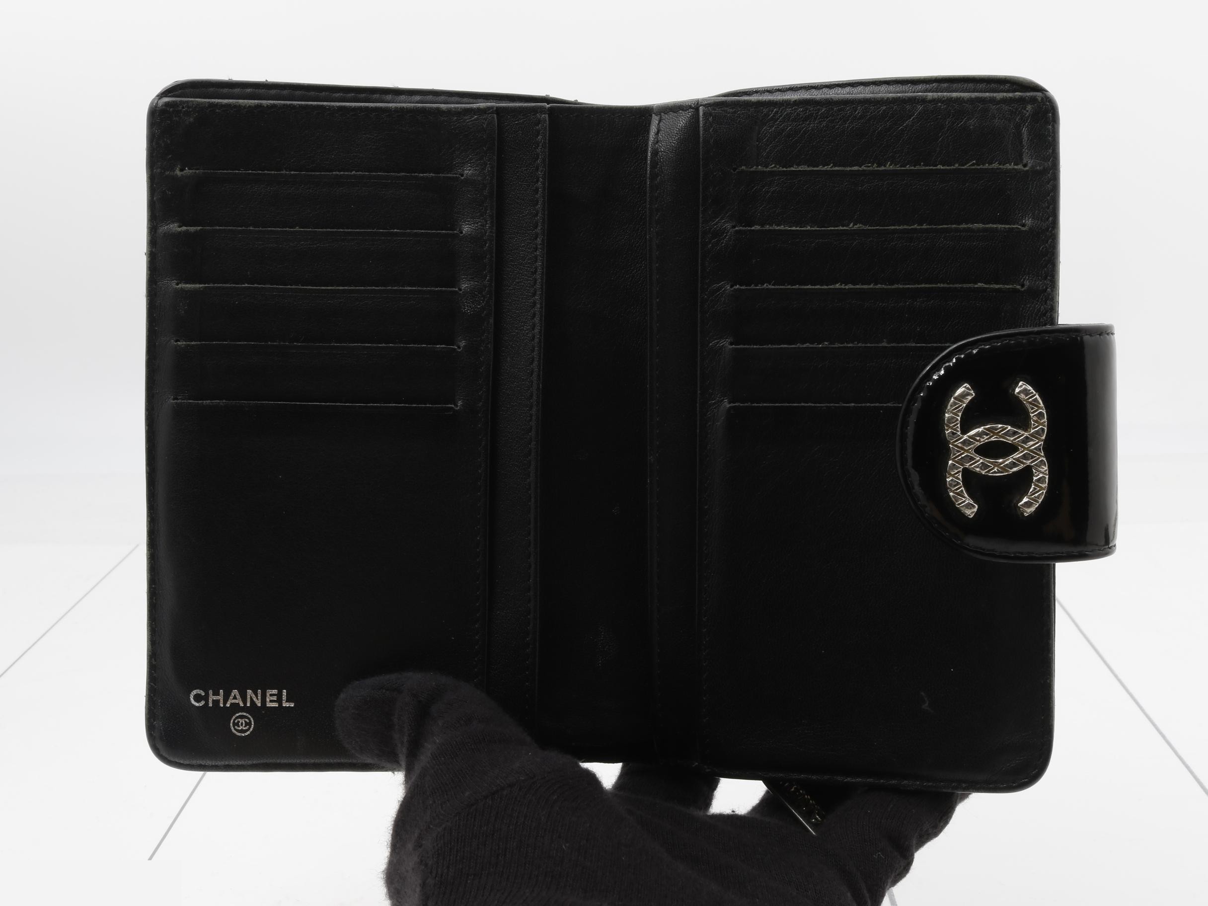 wallet — view 4