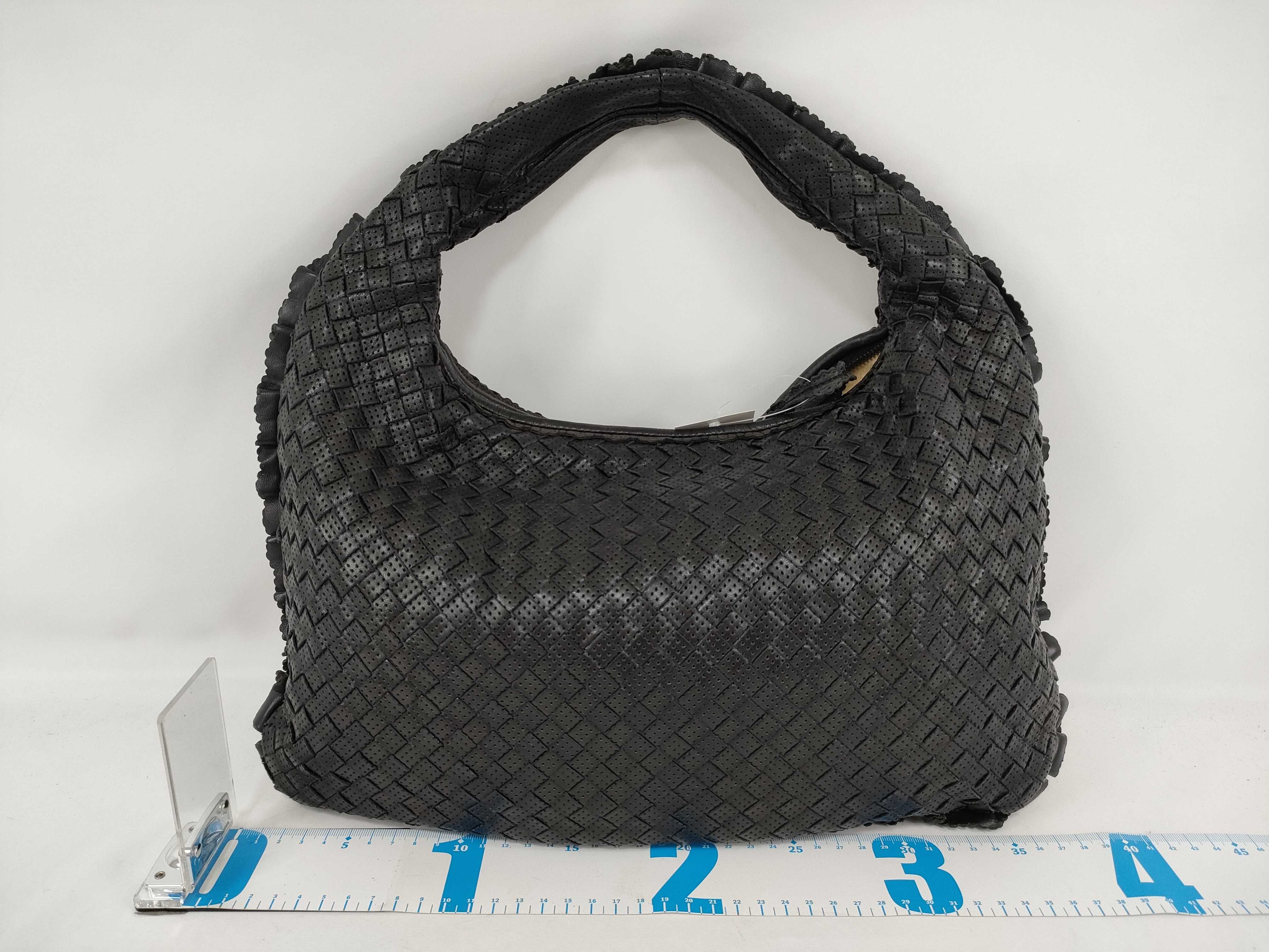 Intrecciato One-Hand Black Handbag — view 2