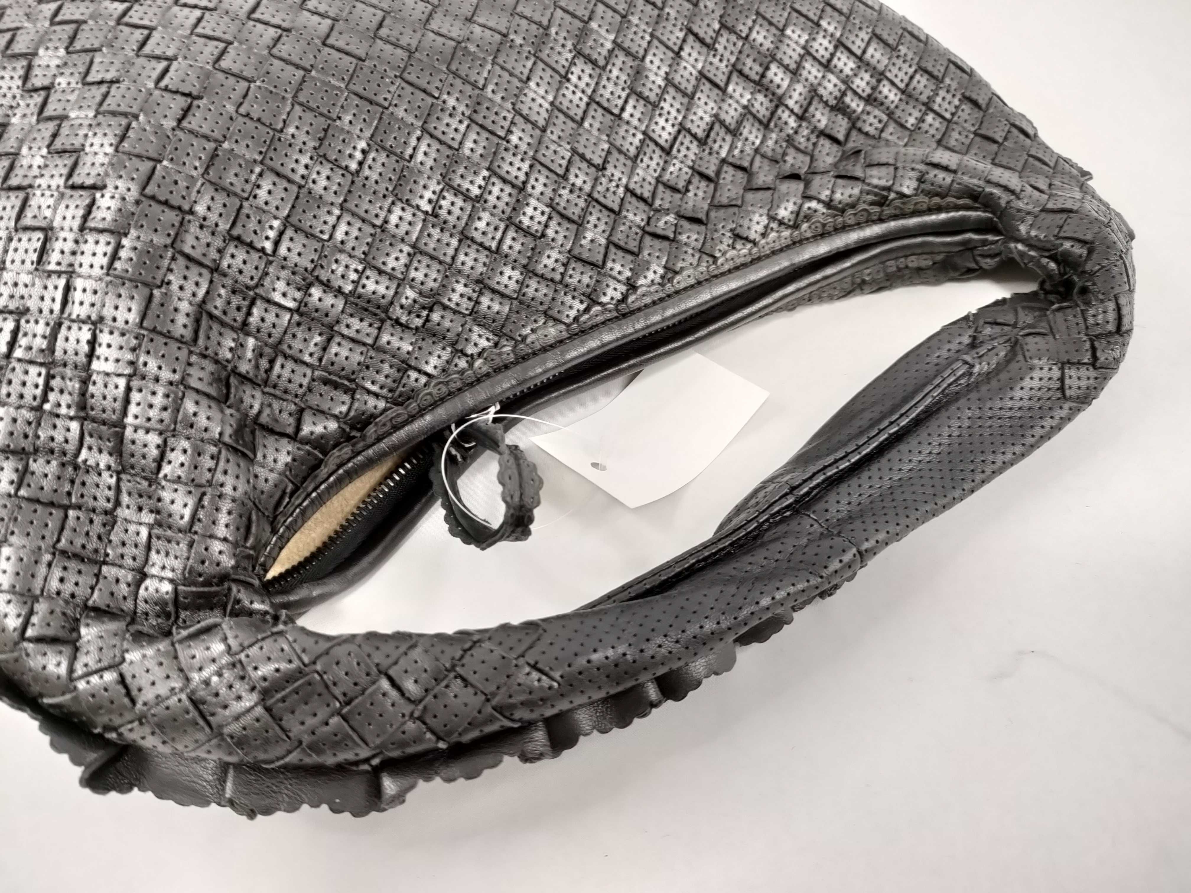 Intrecciato One-Hand Black Handbag — view 5