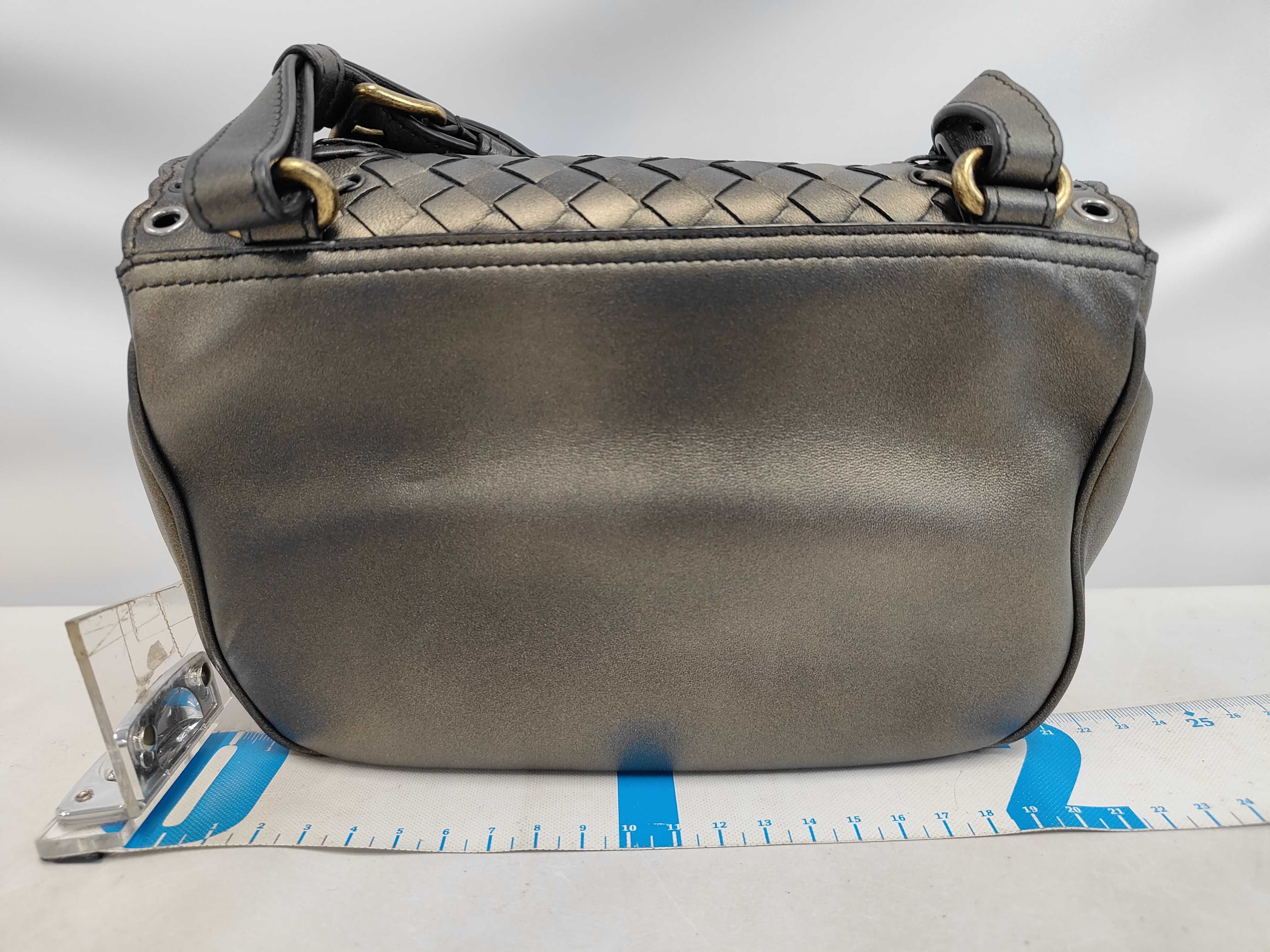 Intrecciato Leather Shoulder Bag Brown Shoulder Bag — view 2