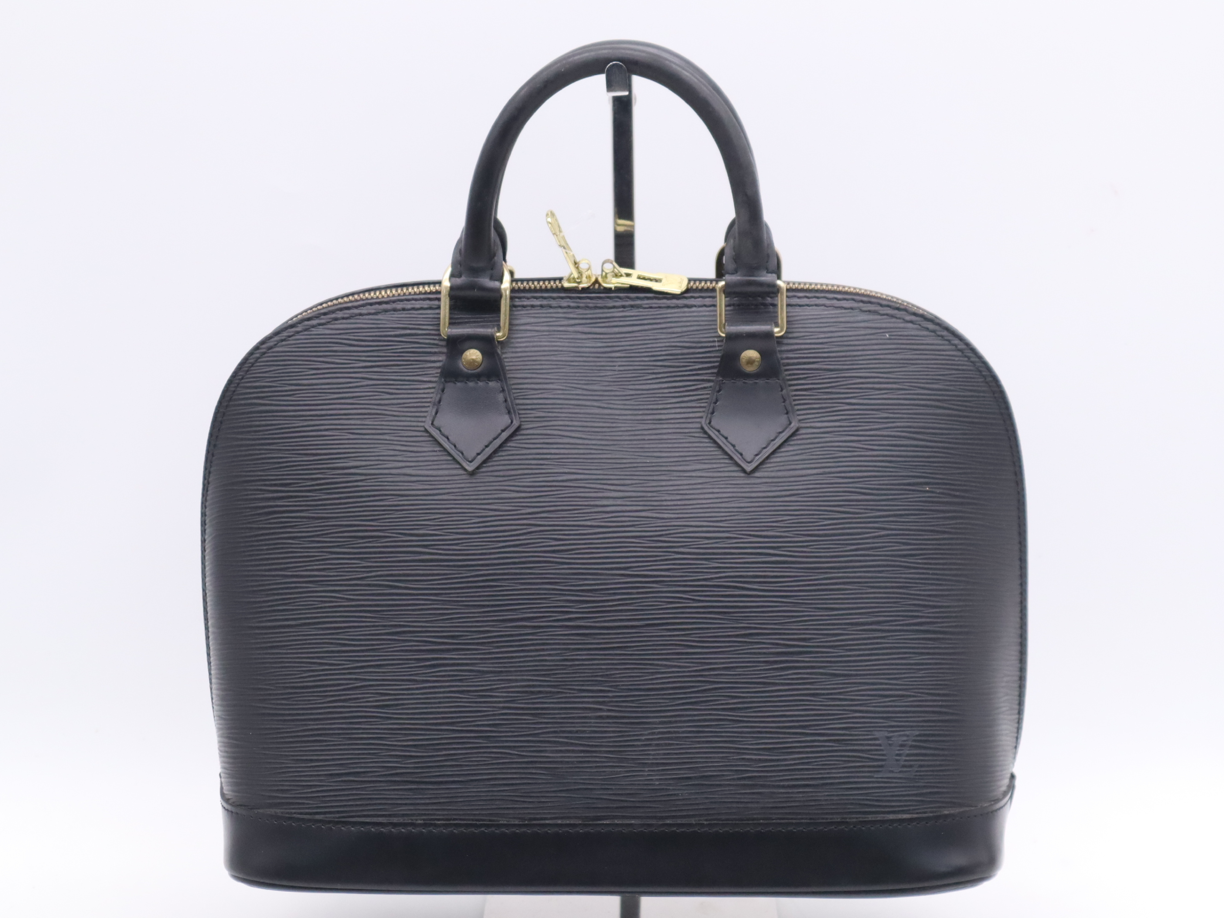 M52142 Epi Alma Noir Handbag
