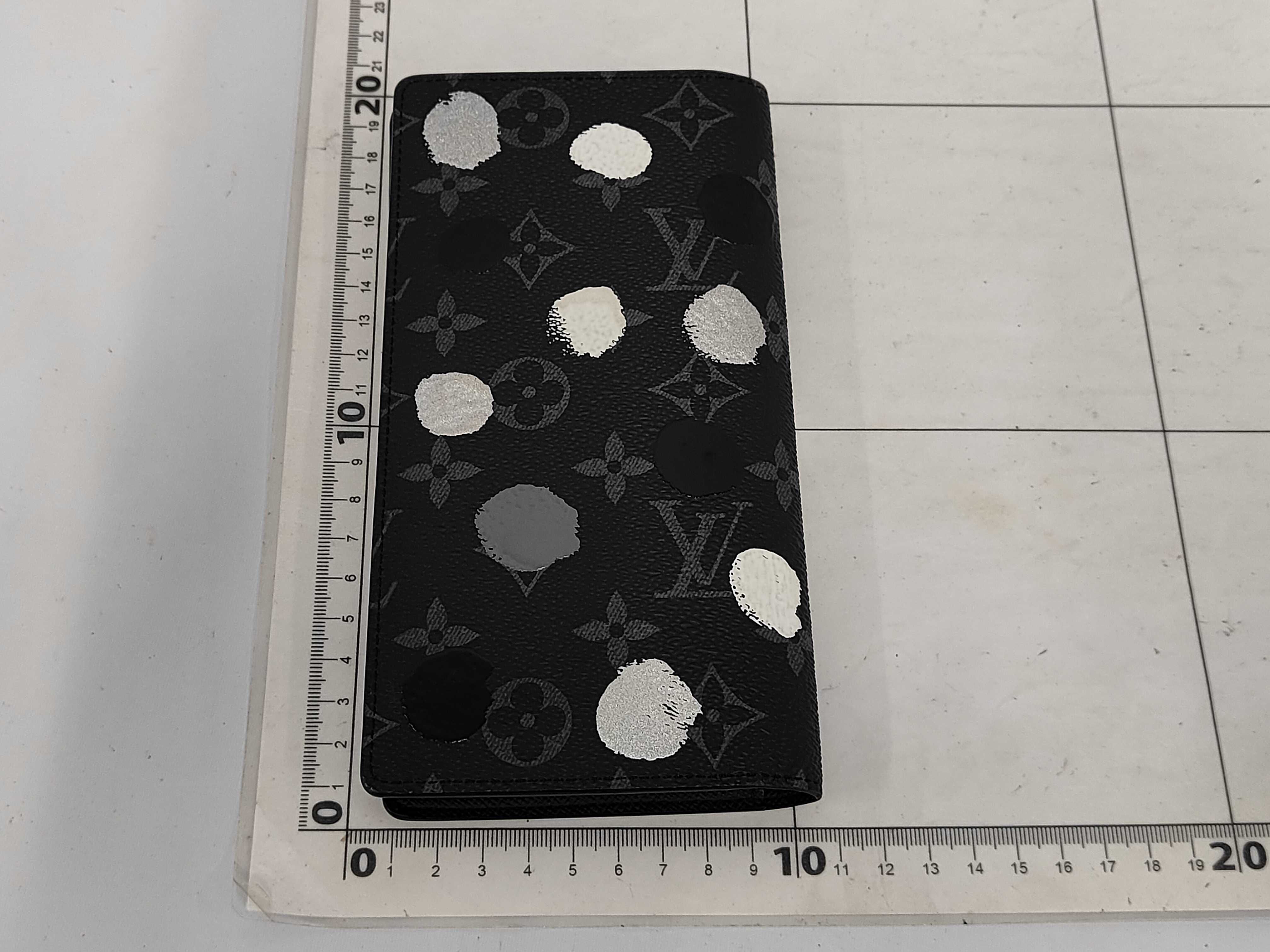 Monogram Eclipse Portefeuille Brazza Yayoi Kusama M81932 Wallet — view 2