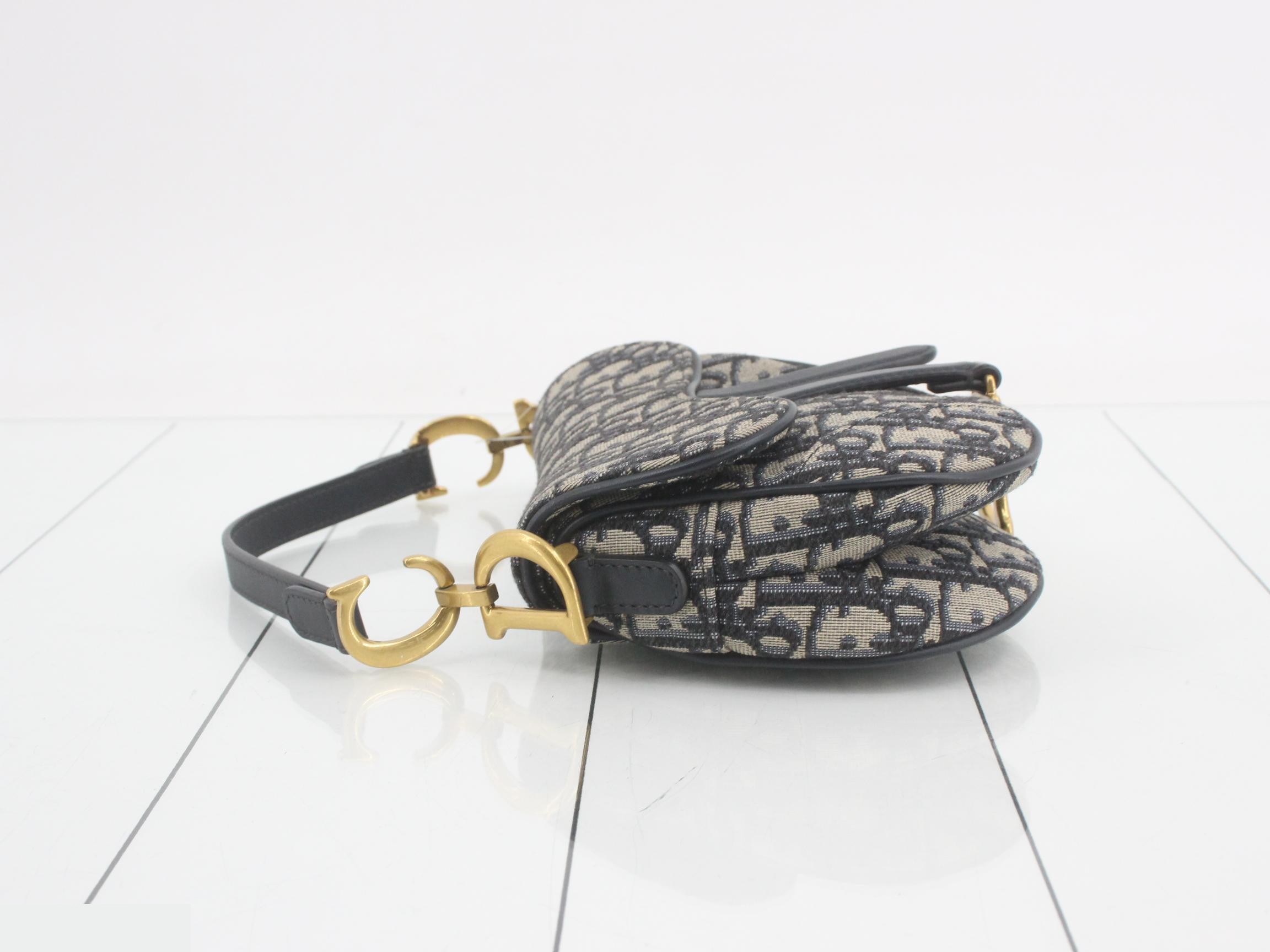 Saddle Trotter/Oblique Canvas One-Shoulder Bag — view 4
