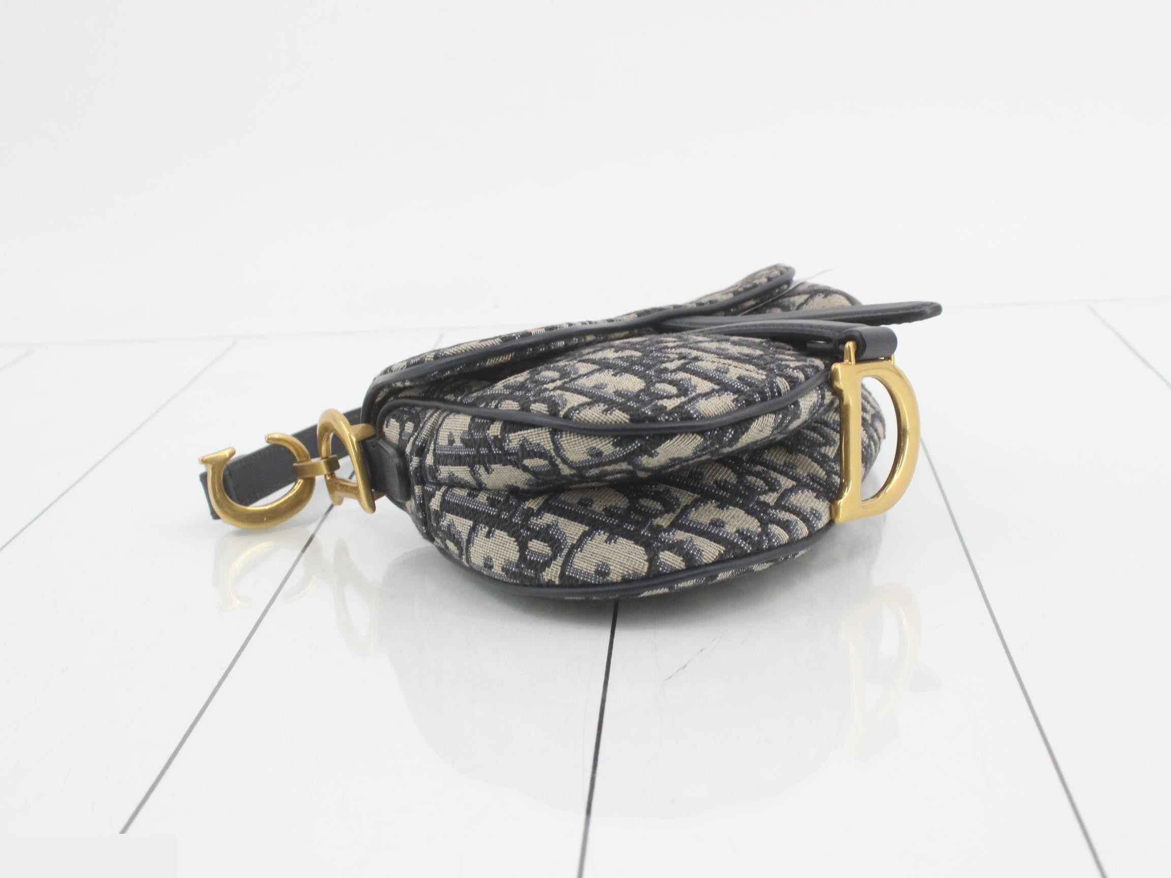 Saddle Trotter/Oblique Canvas One-Shoulder Bag — view 5