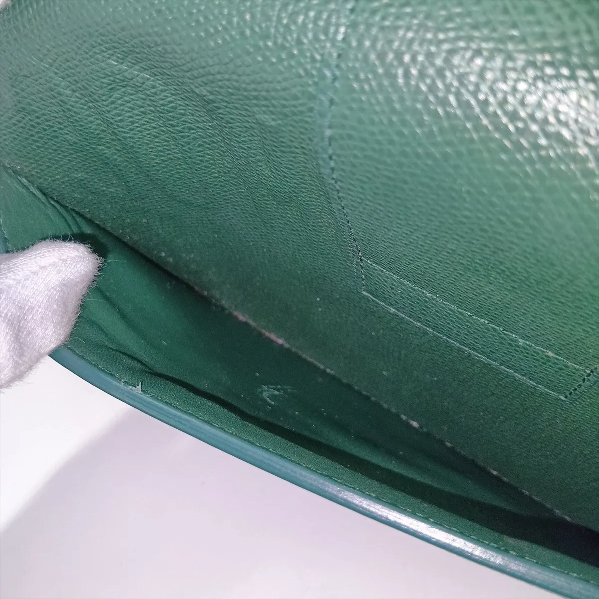 Montaigne 30 Leather Shoulder Bag, Green — view 13