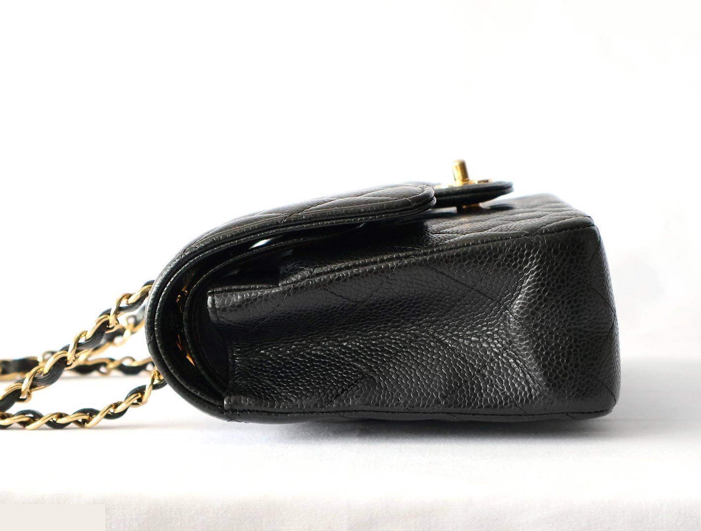 Caviar leather Matelassé 25 Double flap Double chain shoulder bag, black — view 6