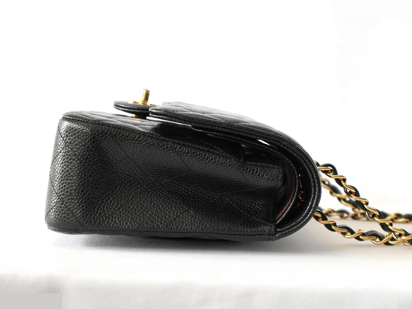 Caviar leather Matelassé 25 Double flap Double chain shoulder bag, black — view 7