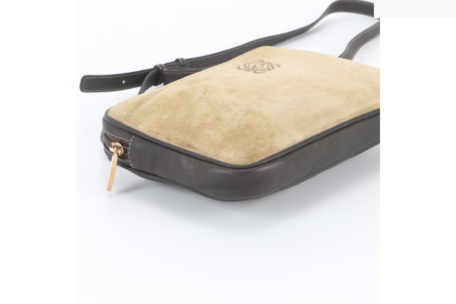 Anagram Leather Shoulder Bag, Crossbody Bag, Handbag — view 5