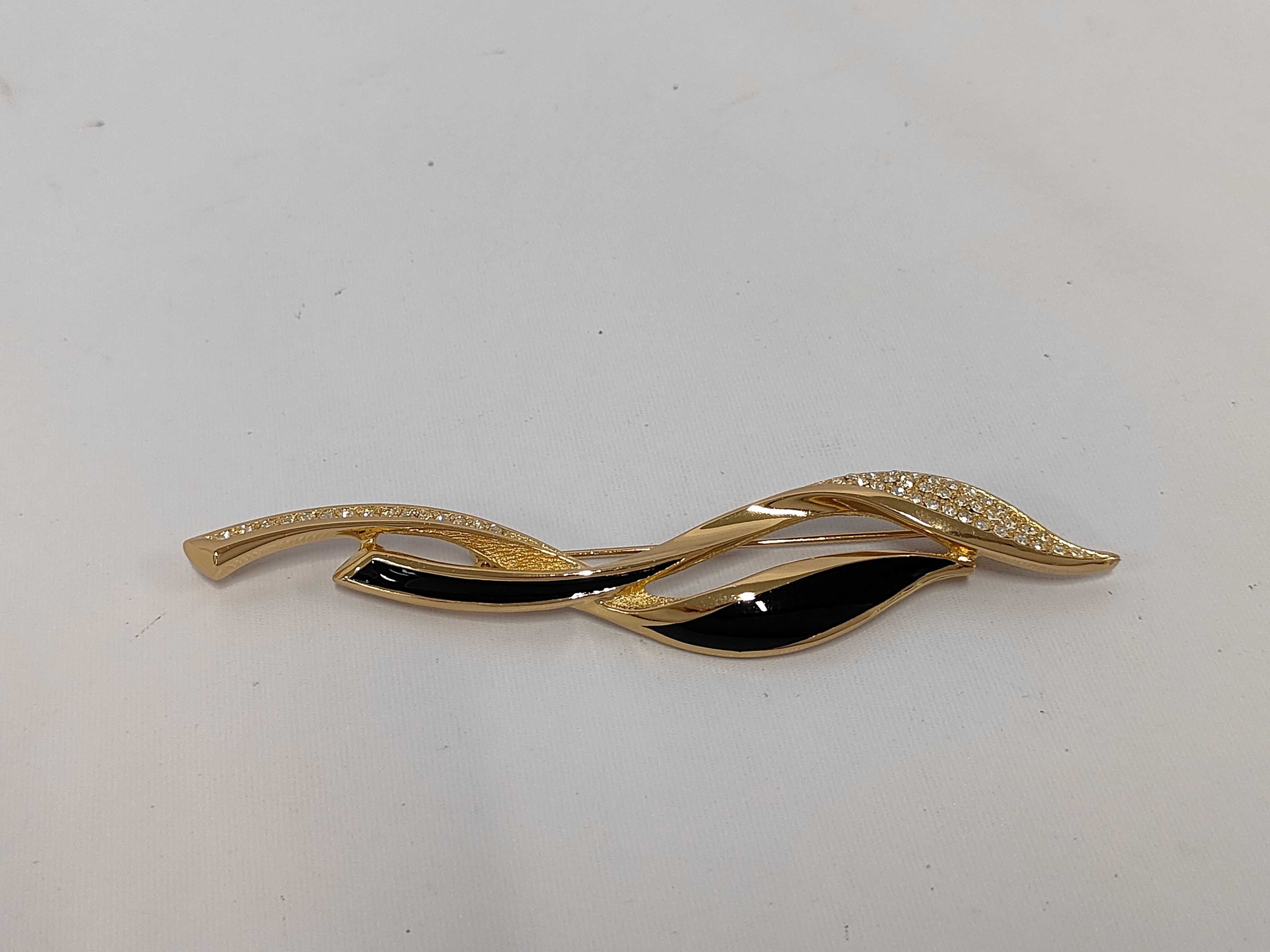 Stone Black x Gold BR Brooch