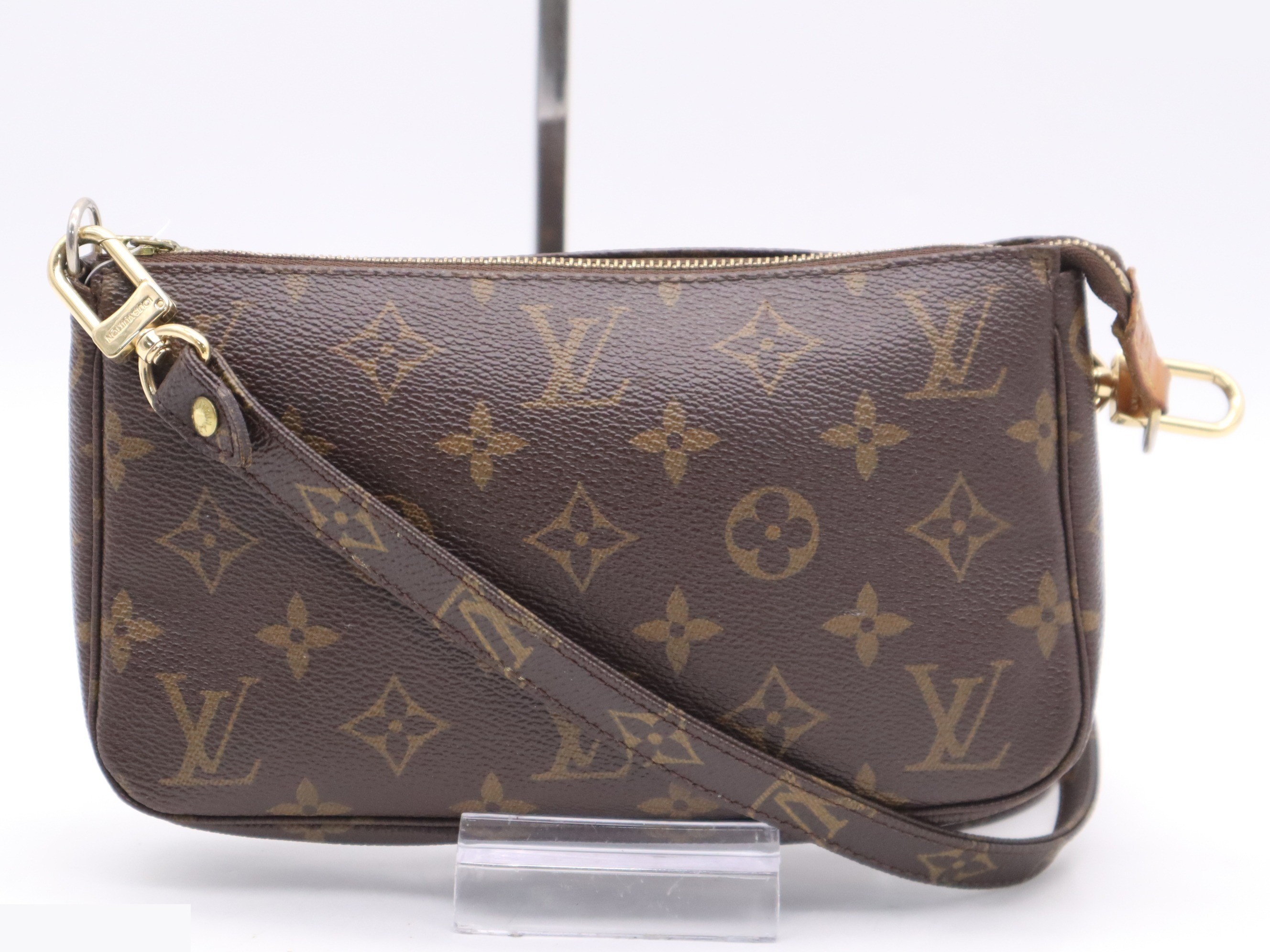 Pochette Accessoires (old model) with shoulder strap