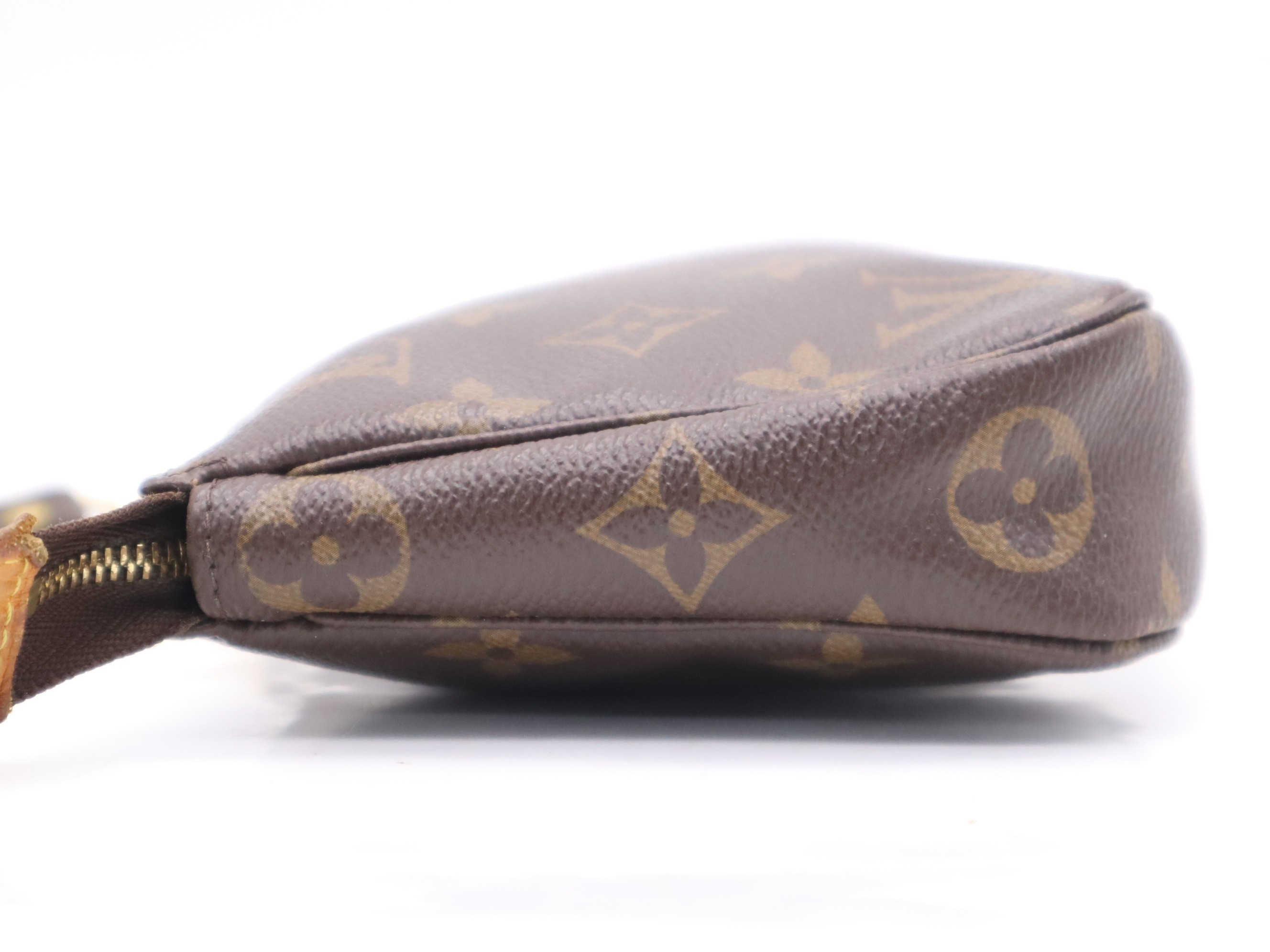 Pochette Accessoires (old model) with shoulder strap — view 3