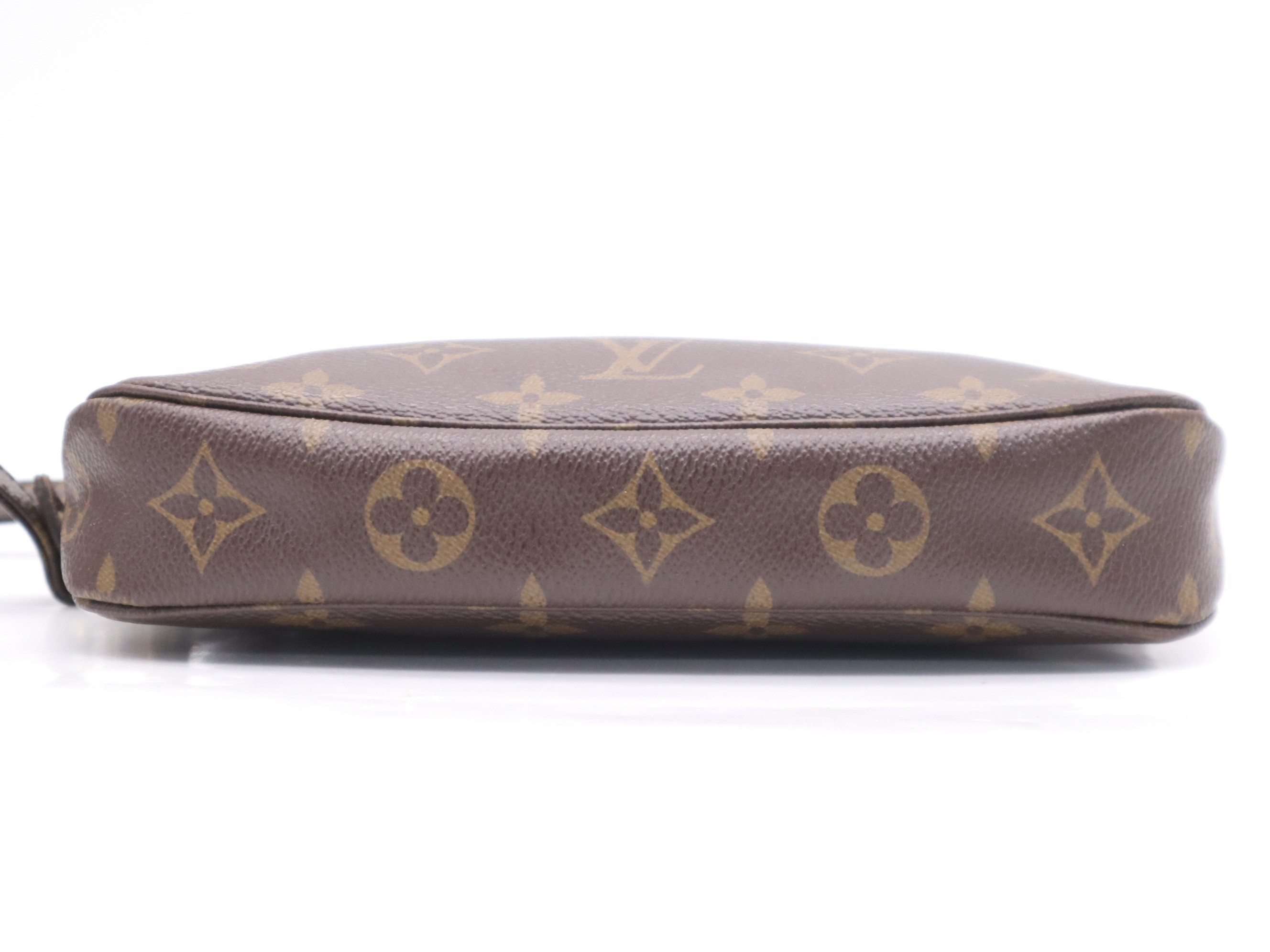 Pochette Accessoires (old model) with shoulder strap — view 4