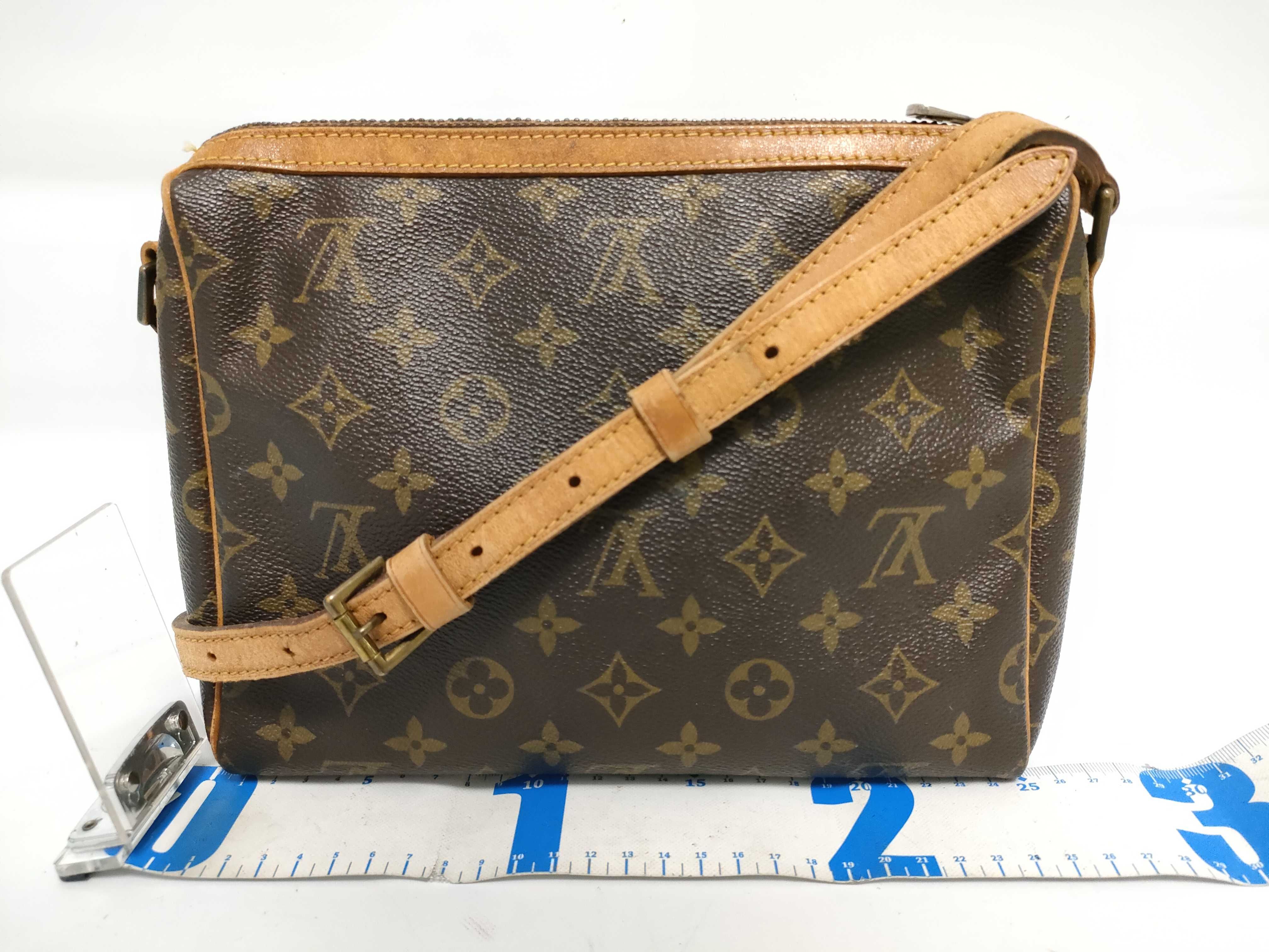Monogram Louis Vuitton M51348 Tullie Shoulder Bag — view 2