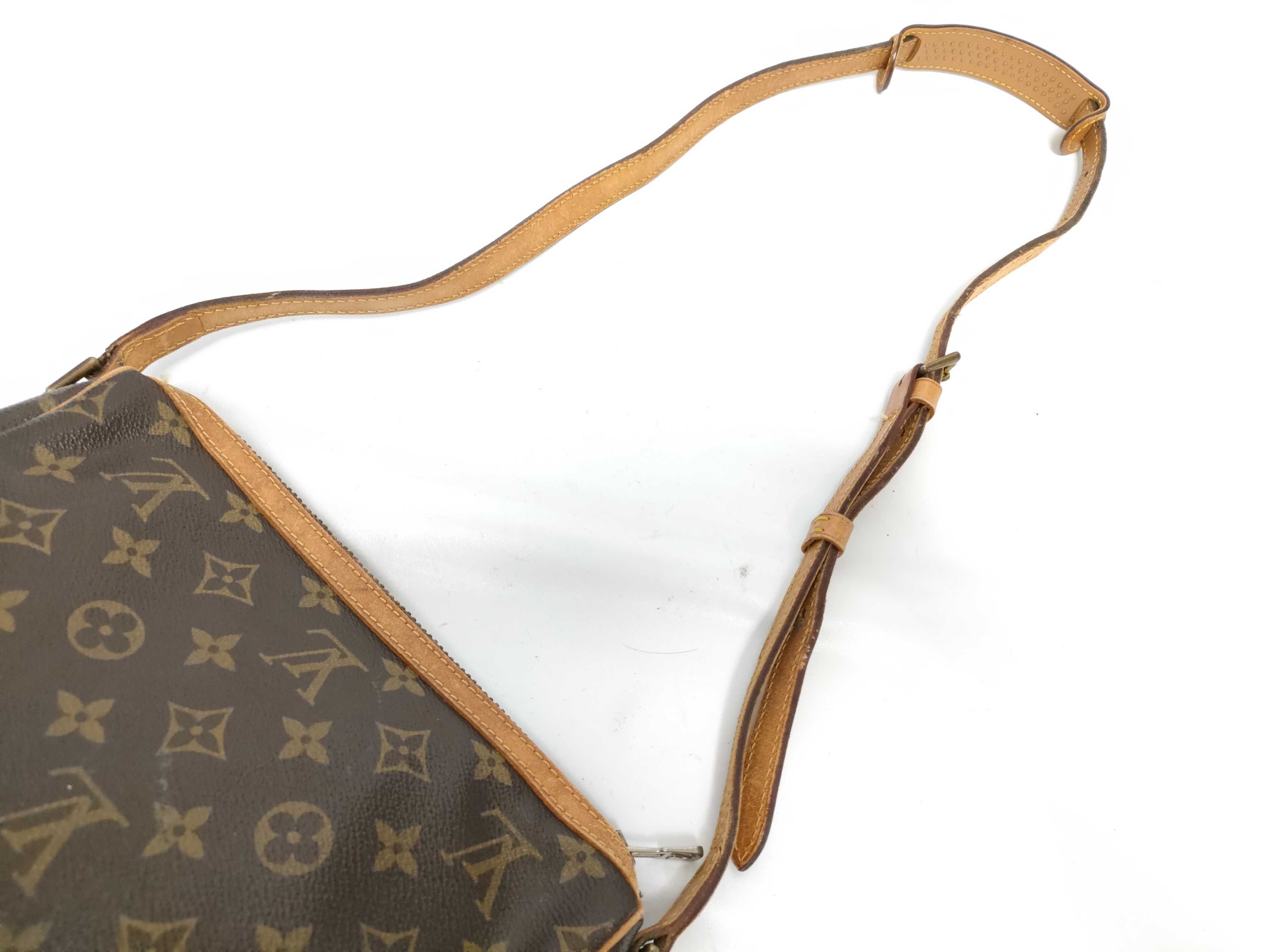 Monogram Louis Vuitton M51348 Tullie Shoulder Bag — view 5
