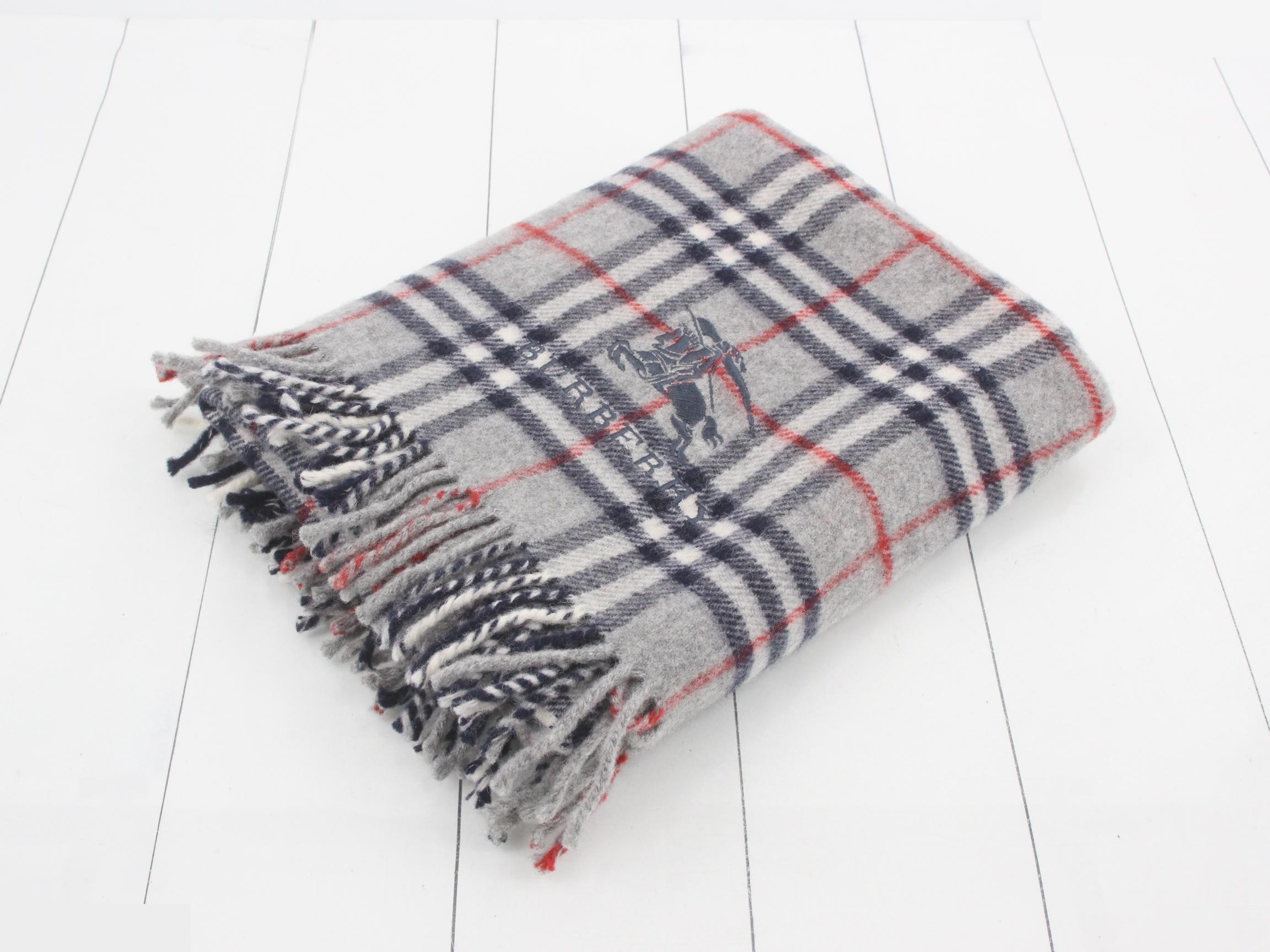 Nova Check lap blanket/shawl, gray