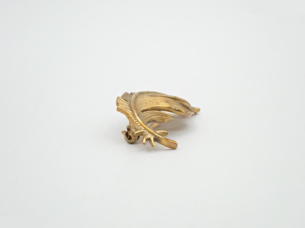brooch — view 3