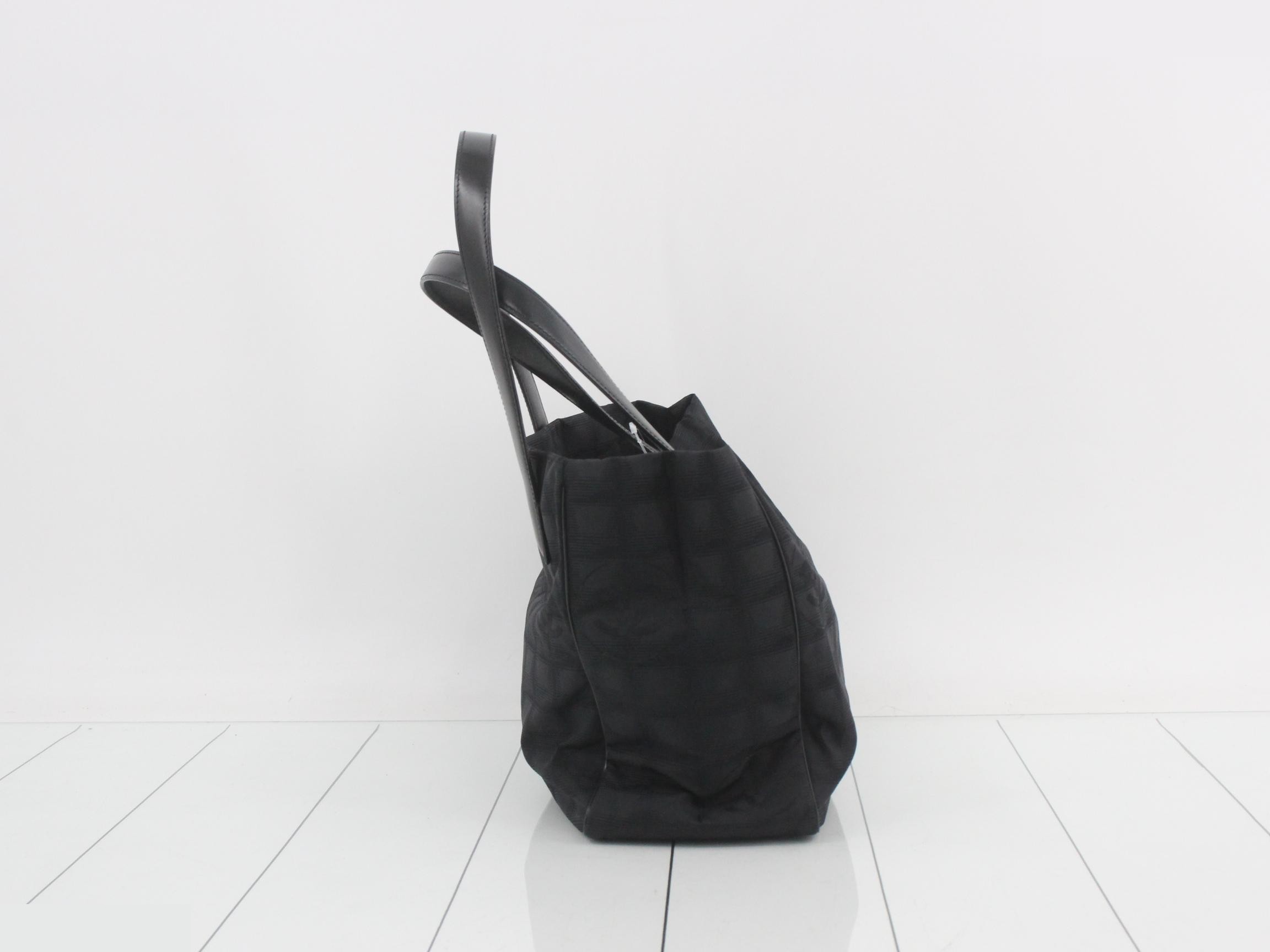 New Travel Line (Bags) - Tote Bag — view 4