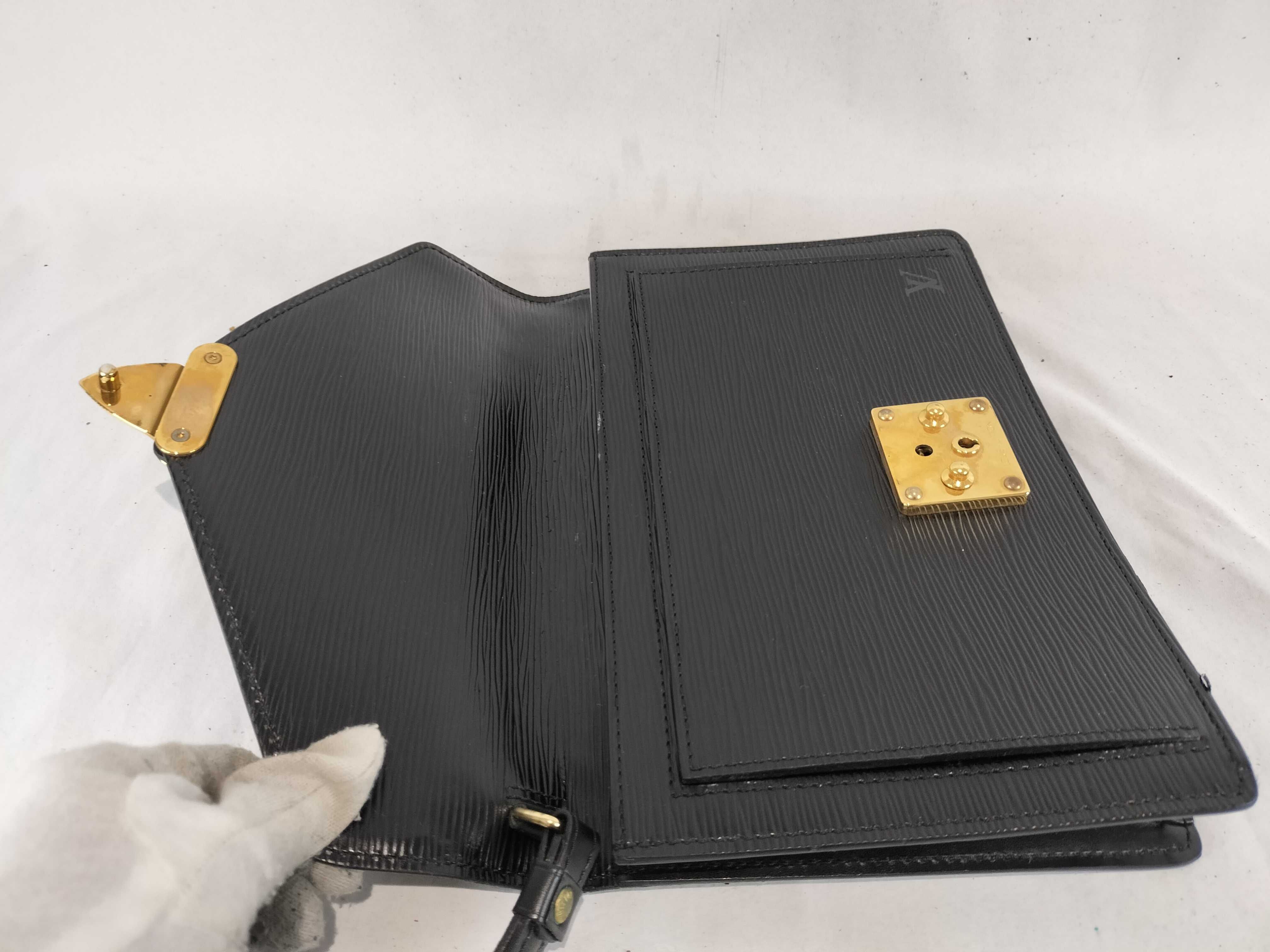 Epi M52612 Serie Dragonne Epi Noir Second Bag — view 10