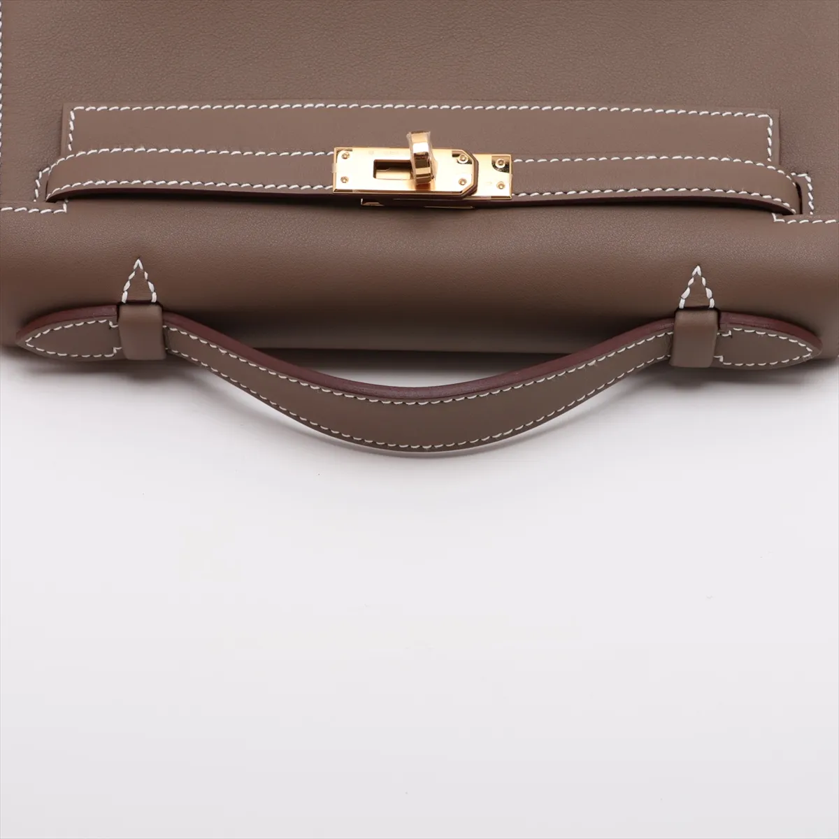 [Individually packaged] Hermes Pochette Kelly Mini, Veau Swift, Etoupe, Gold Hardware, K: 2025 — view 5