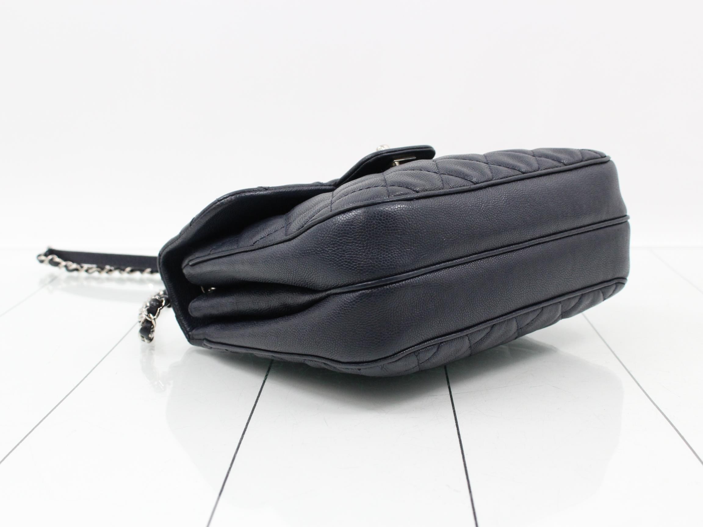 Matelassé Caviar Skin Chain Shoulder Bag, Navy — view 5
