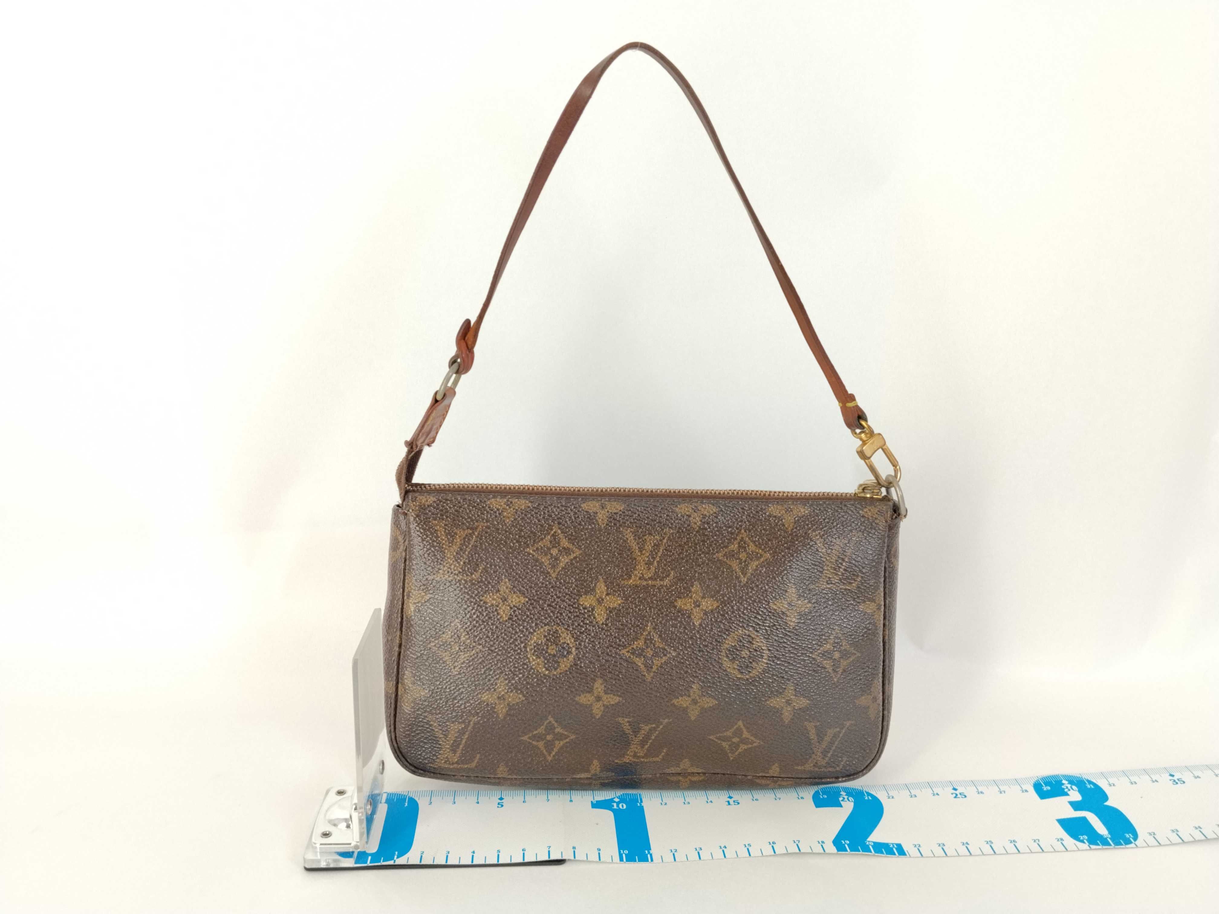 Monogram Pochette Accessoires Monogram M51980 Pouch — view 2