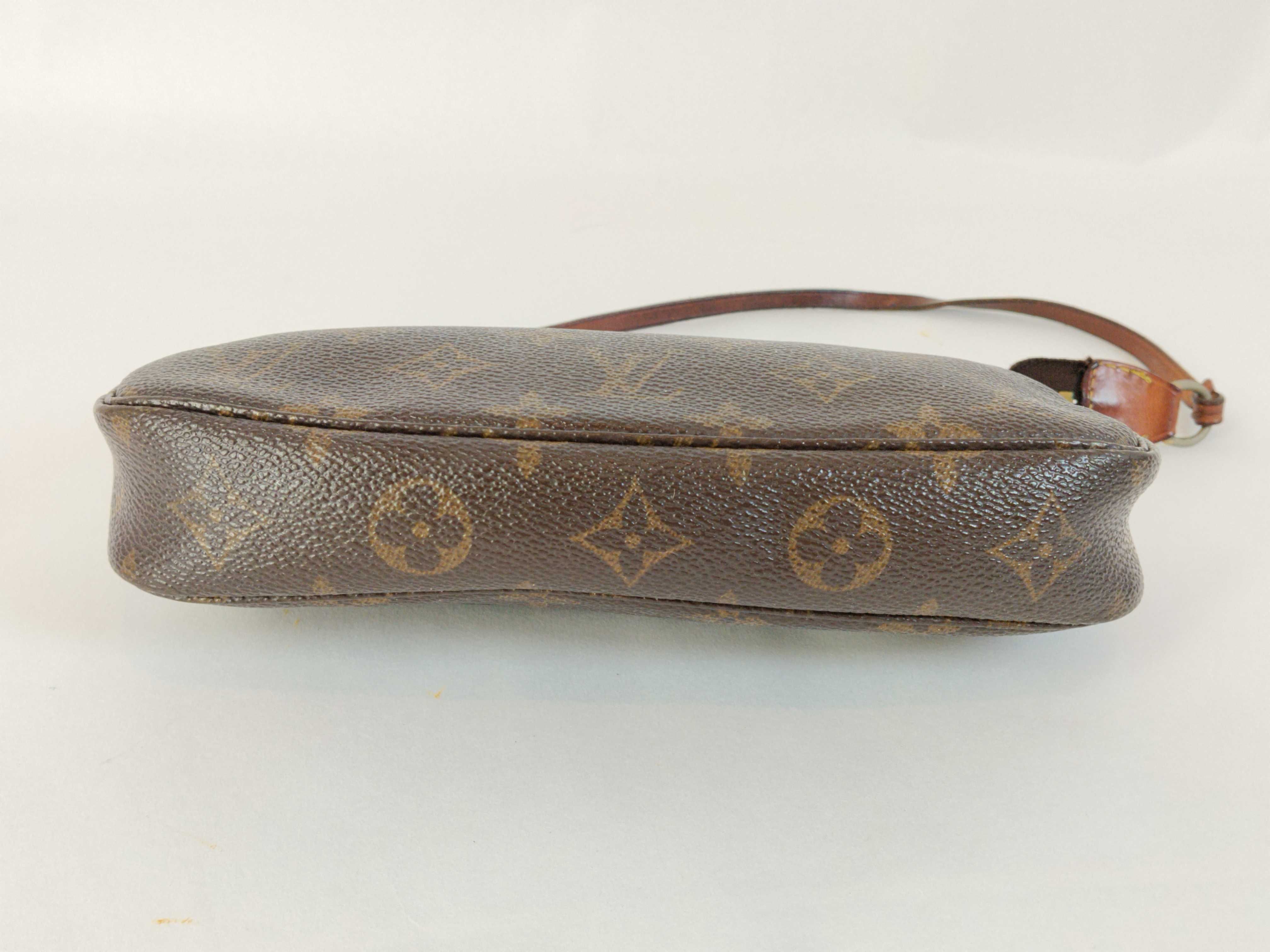 Monogram Pochette Accessoires Monogram M51980 Pouch — view 8