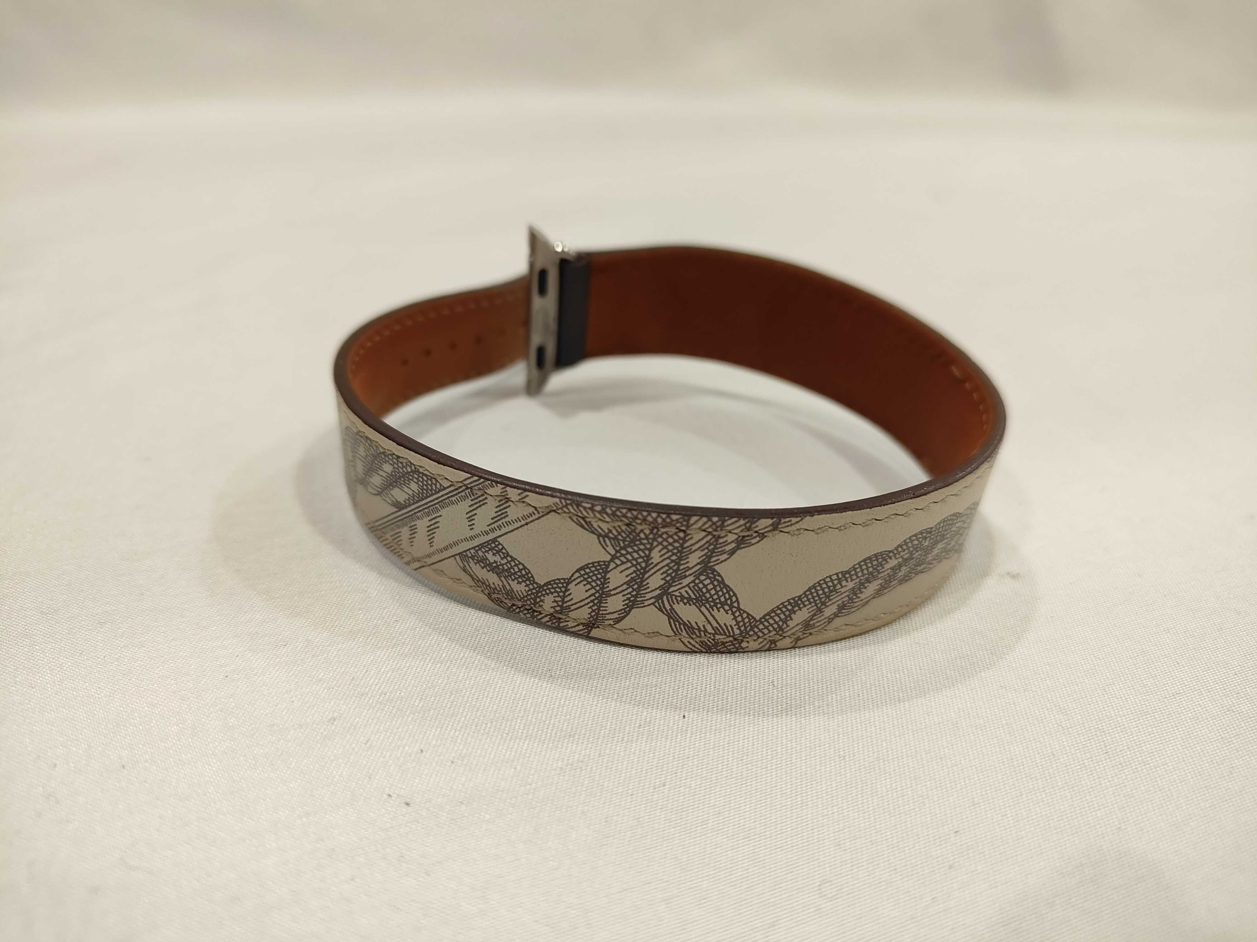 Apple Watch Leather Strap and other accessories